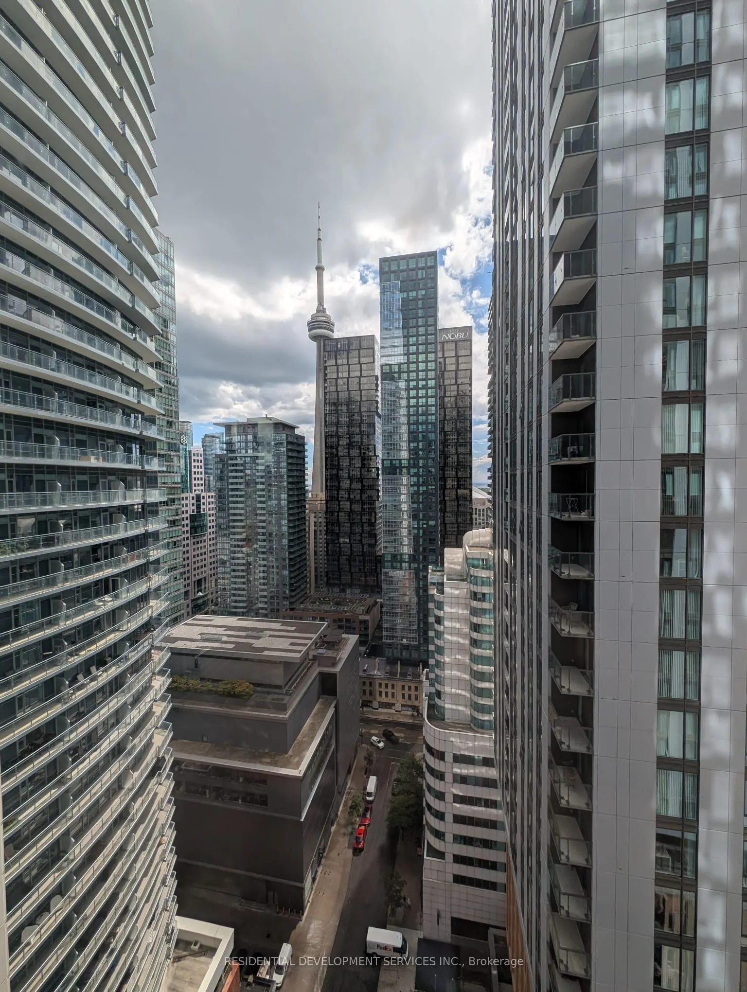 28 Widmer Street, #2729