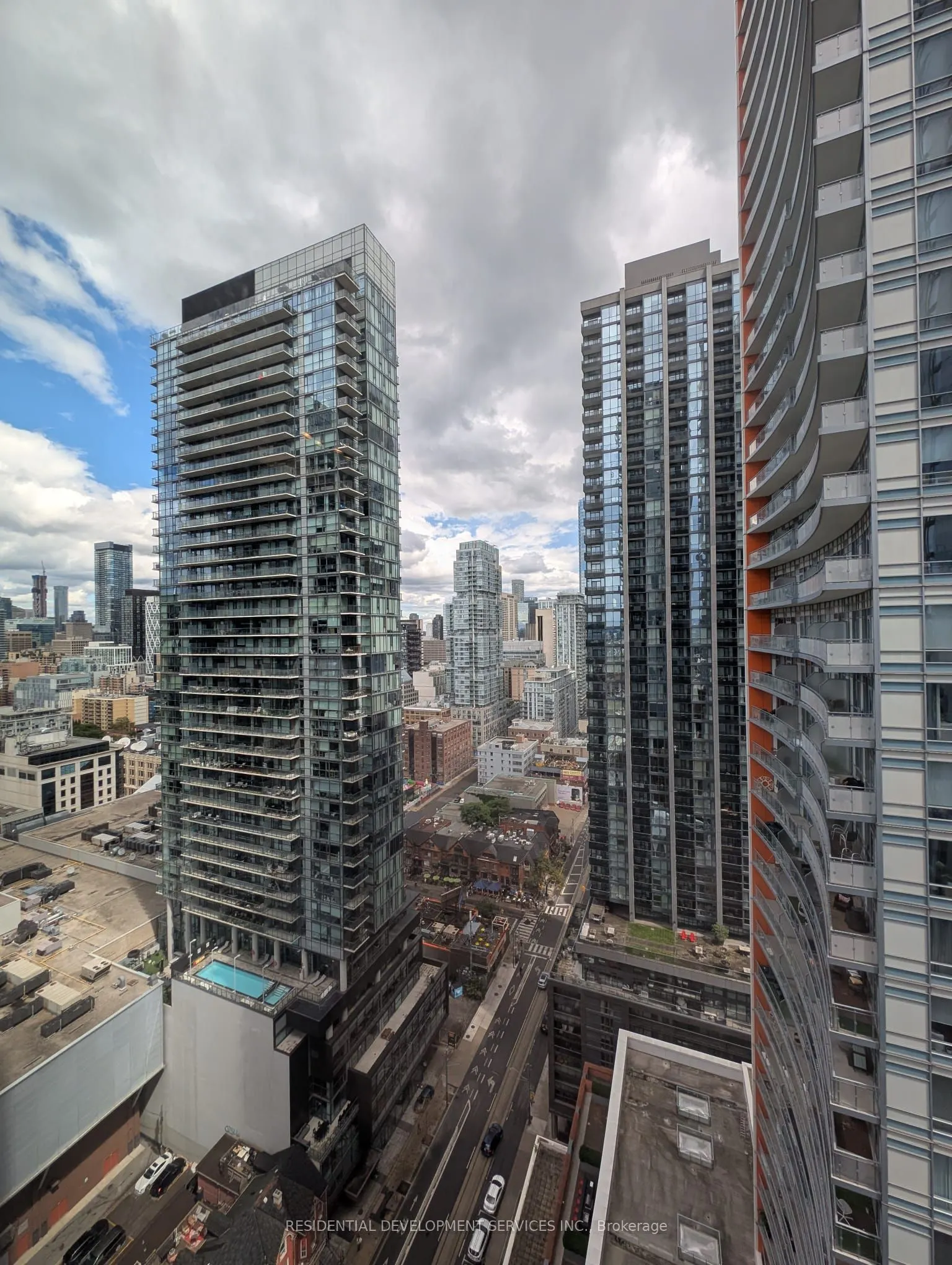 28 Widmer Street, #2729
