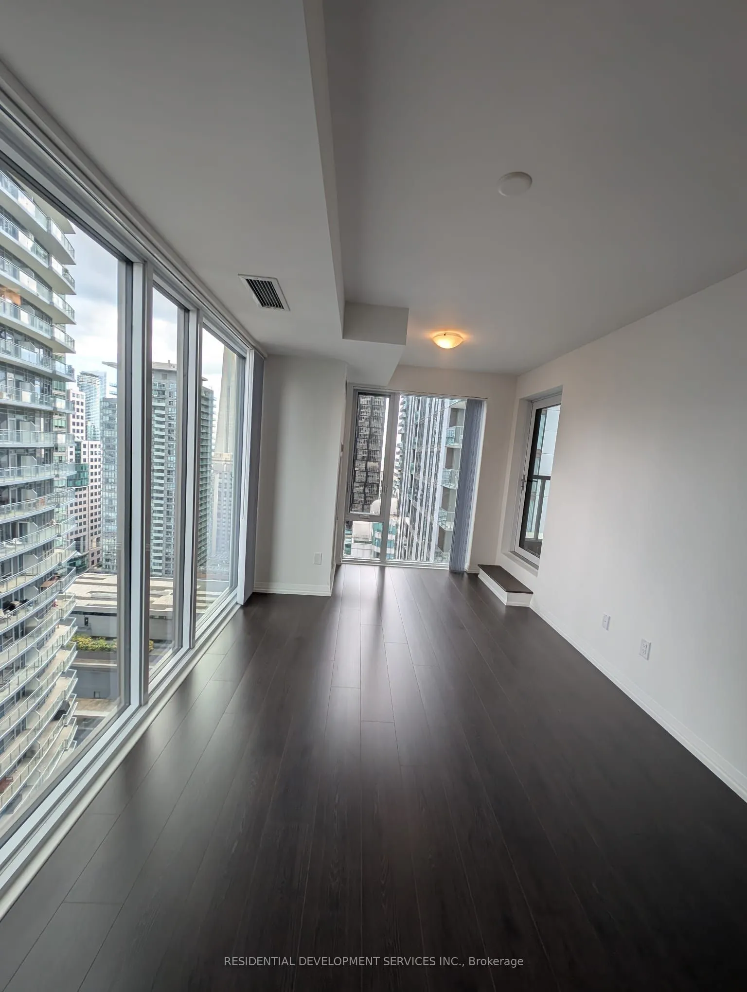 28 Widmer Street, #2729