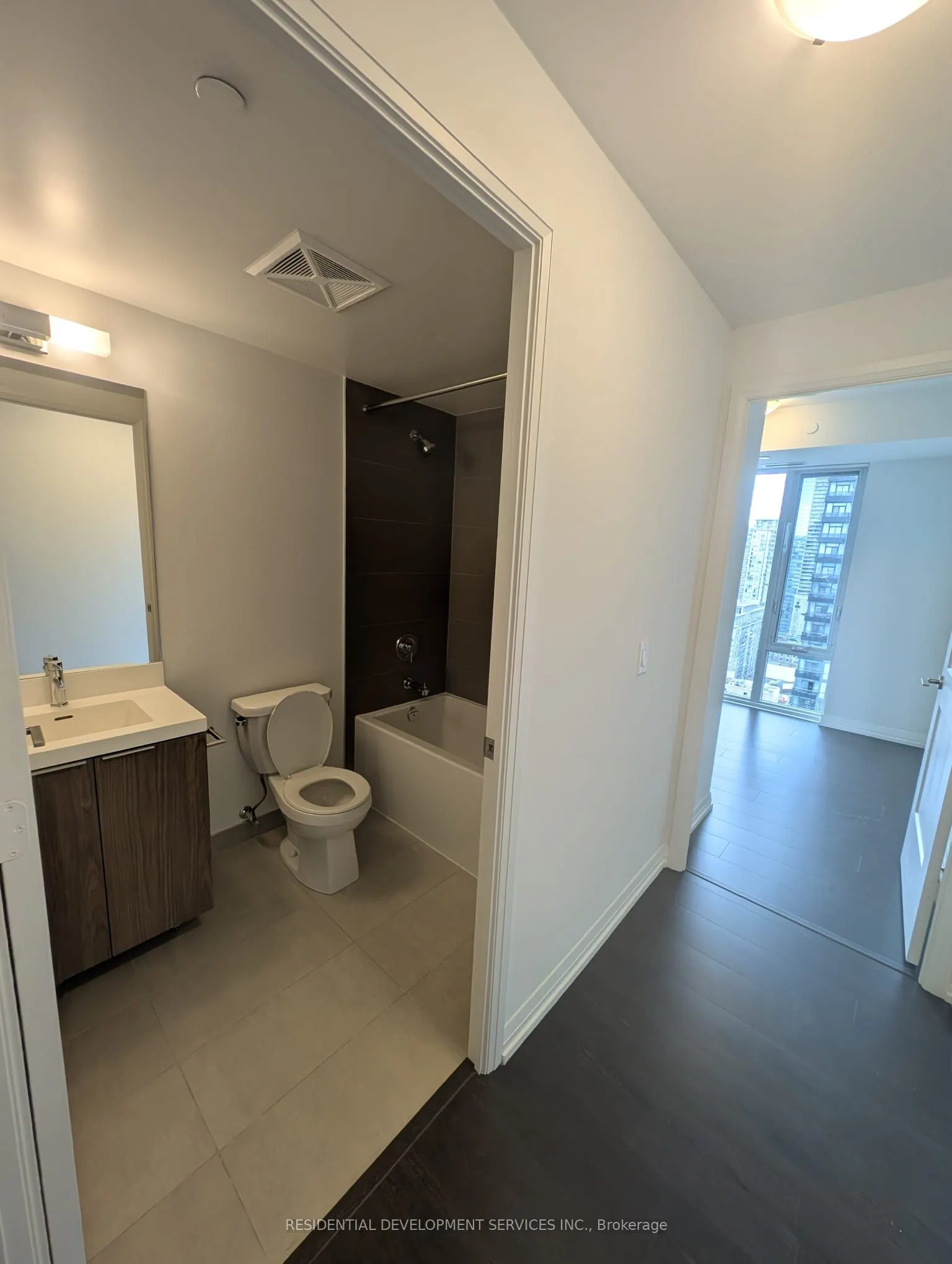 28 Widmer Street, #2729