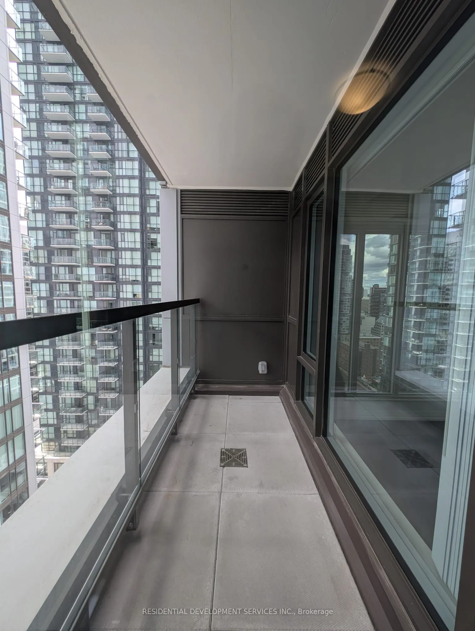 28 Widmer Street, #2729