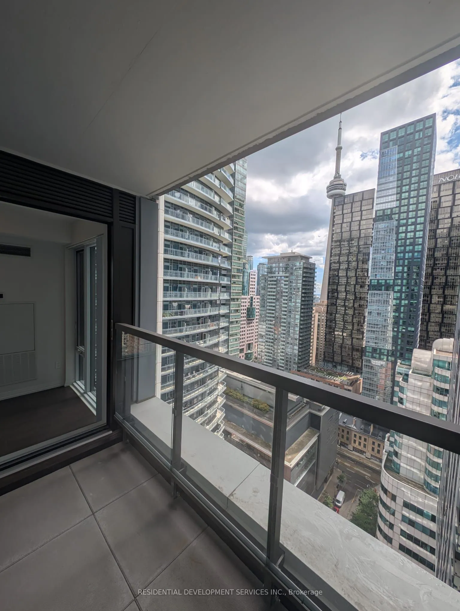 28 Widmer Street, #2729