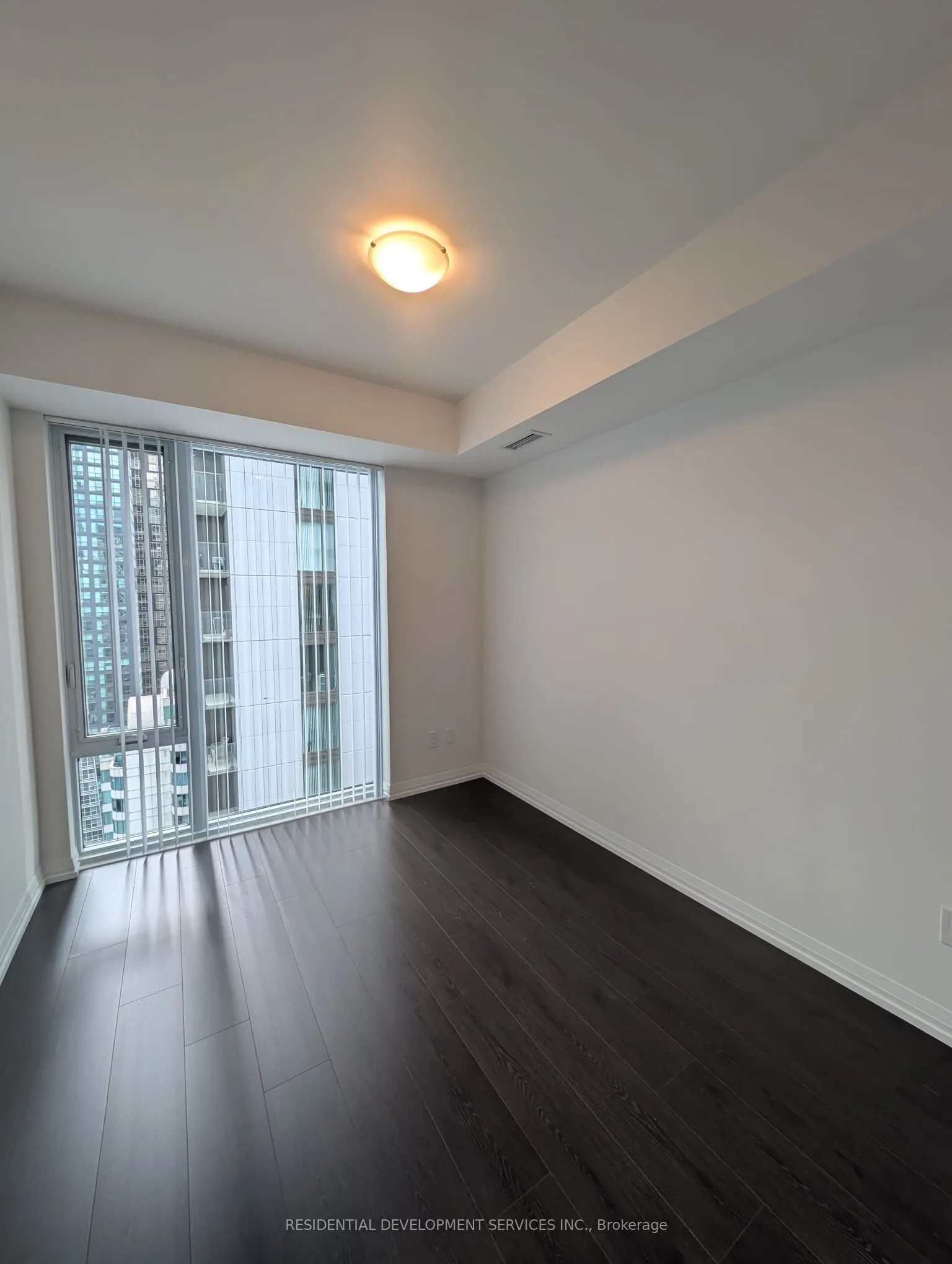 28 Widmer Street, #2729