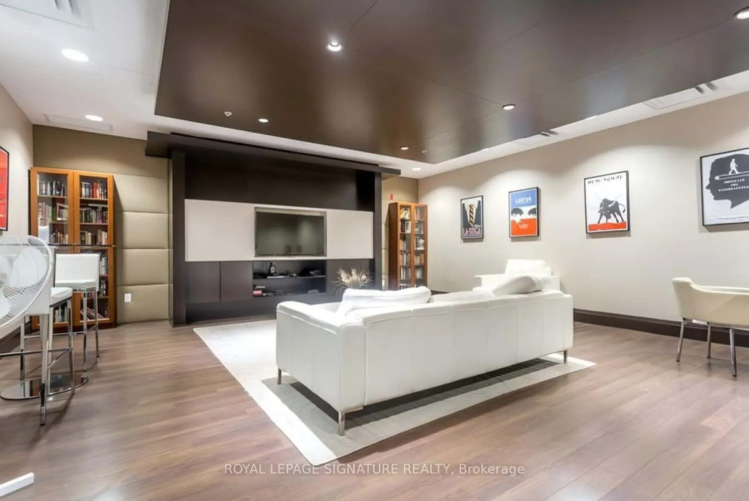 120 Dallimore Circle, #221