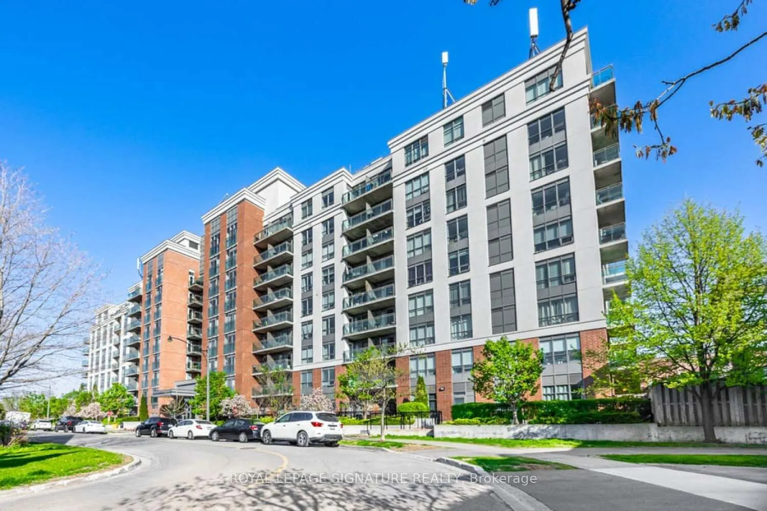 120 Dallimore Circle, #221
