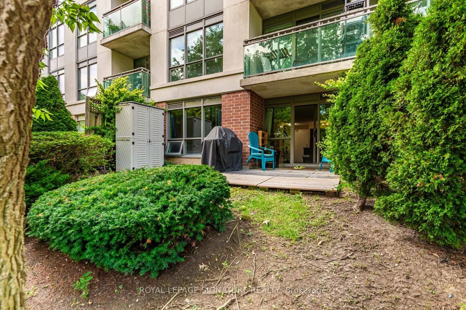 120 Dallimore Circle, #221