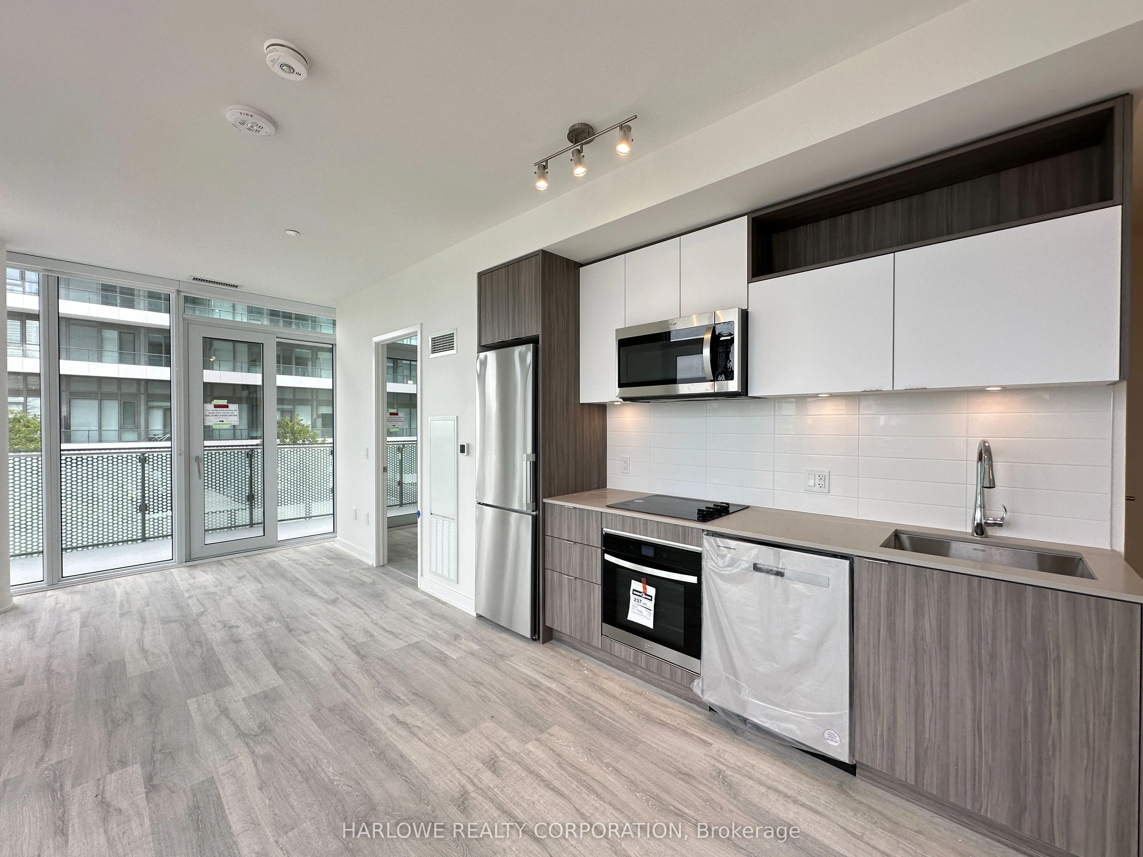 135 Lower Sherbourne Street, #1931 W