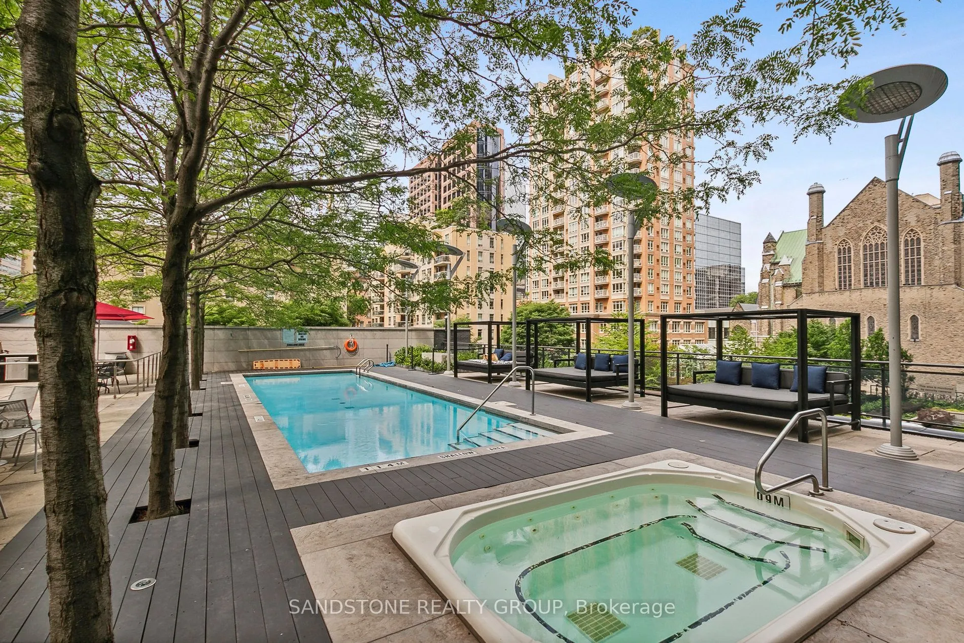 110 Charles Street E, #2604