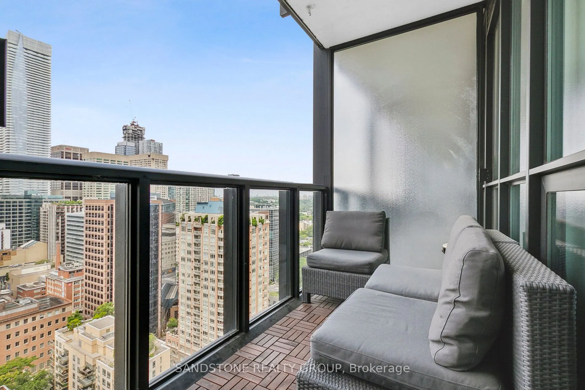 110 Charles Street E, #2604