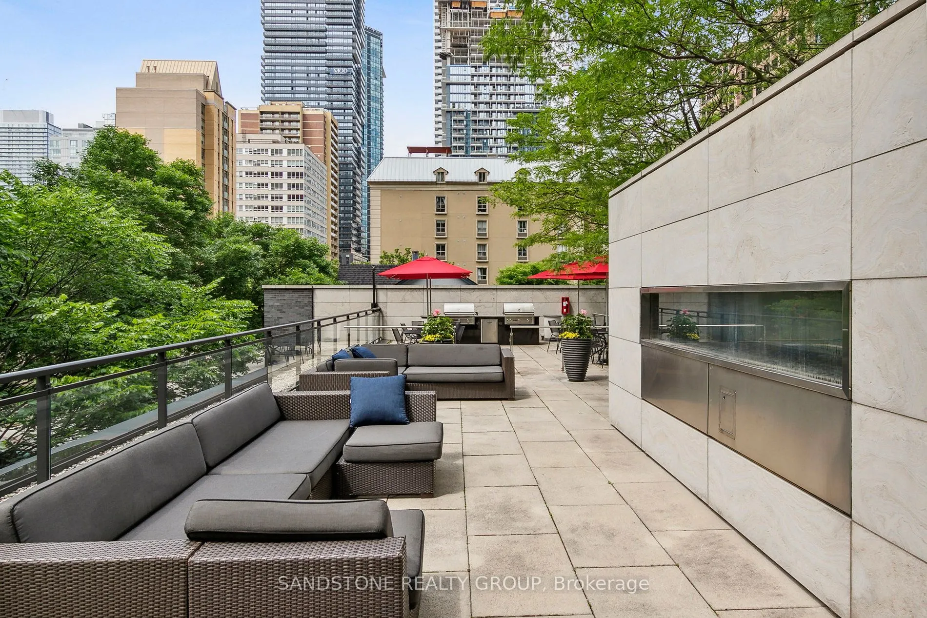 110 Charles Street E, #2604