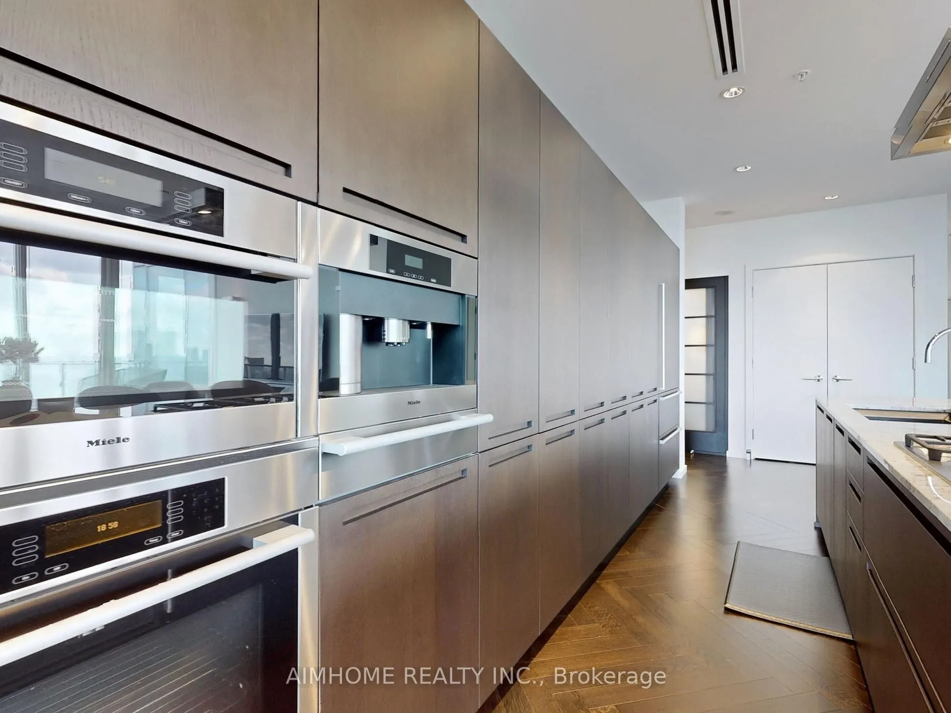 180 University Avenue, #5004