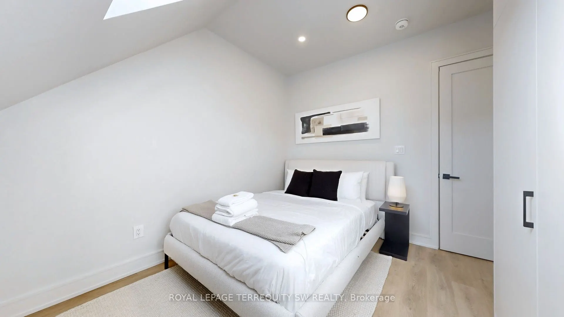 144 Dovercourt Road, #Coach House