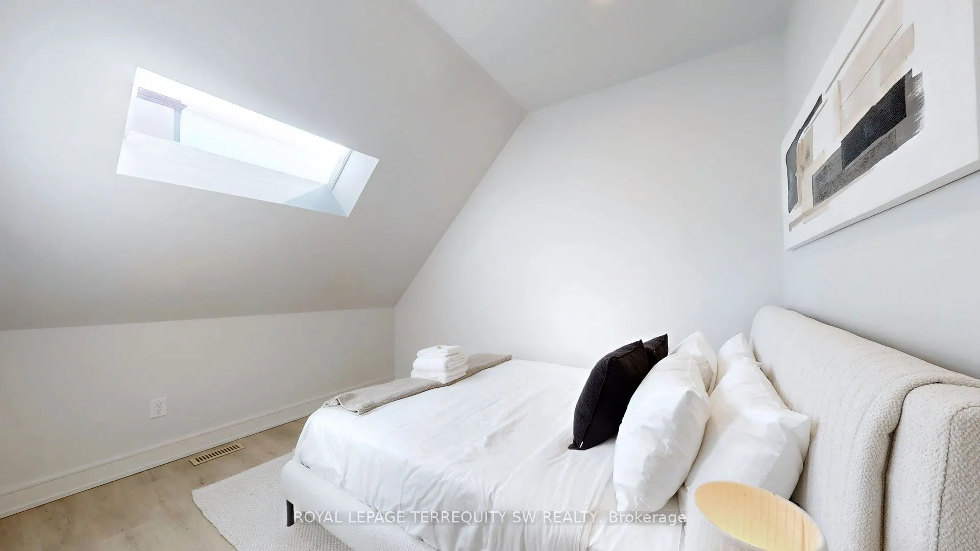 144 Dovercourt Road, #Coach House