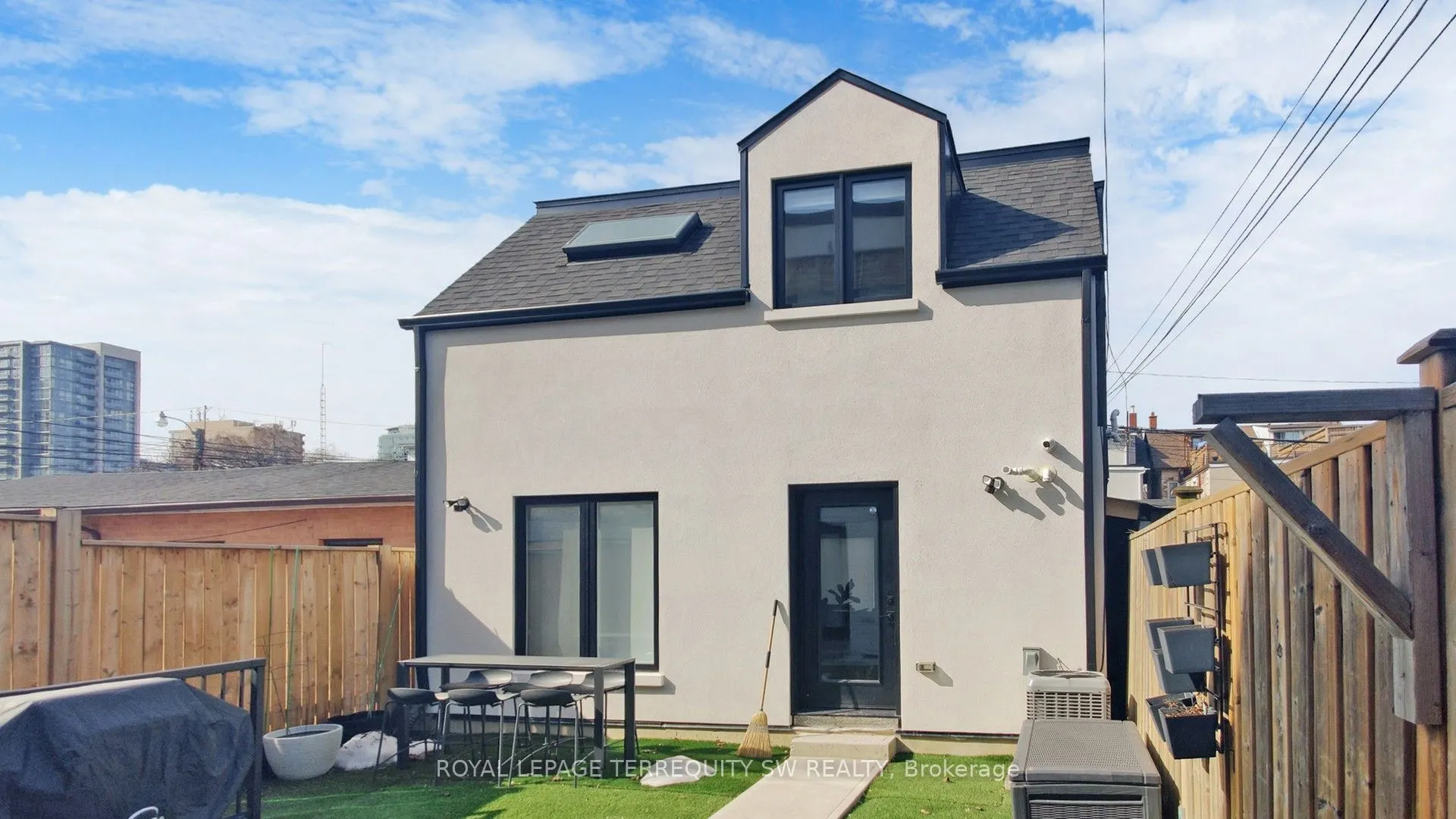 144 Dovercourt Road, #Coach House