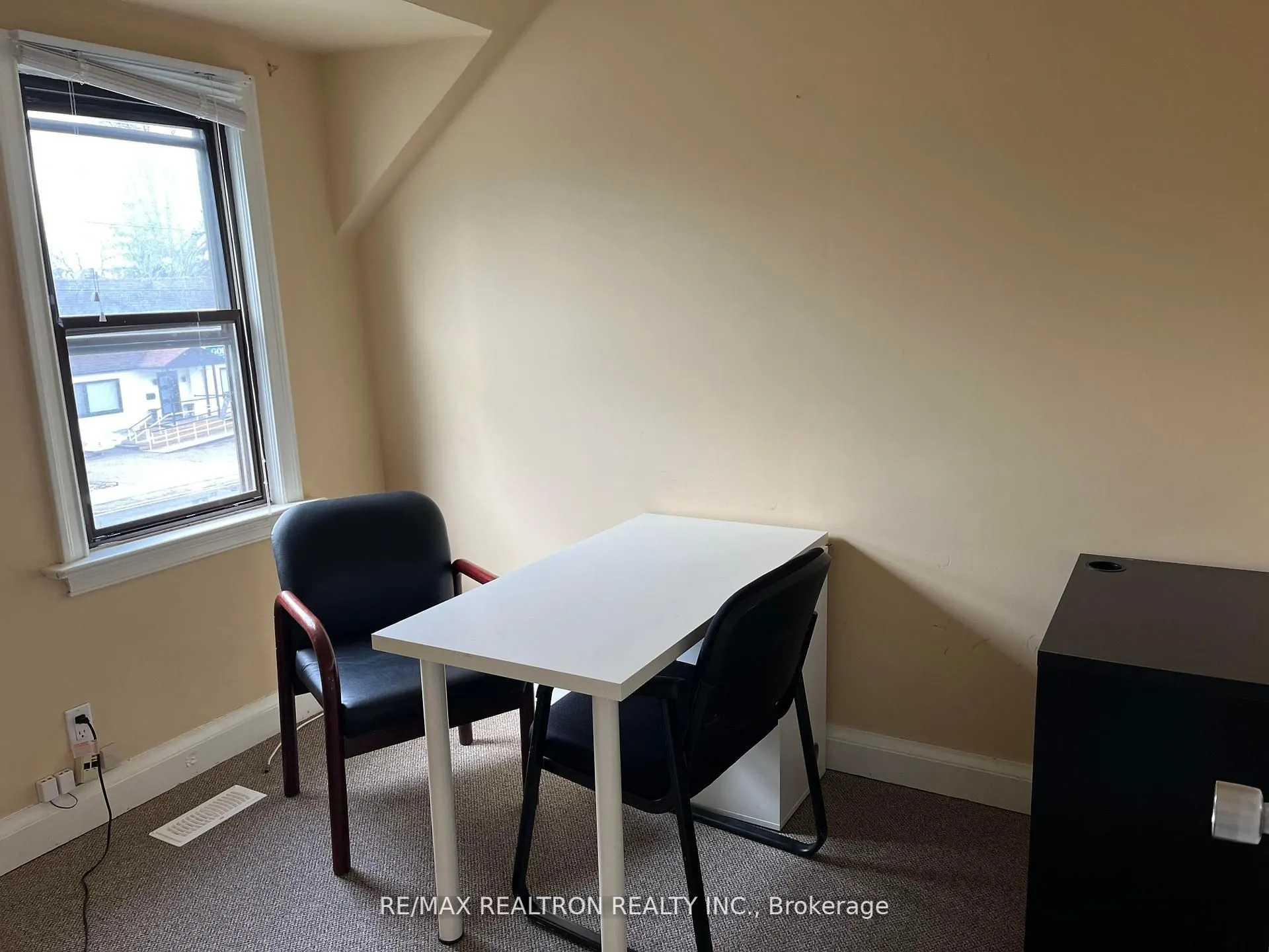 156 Sheppard Avenue W