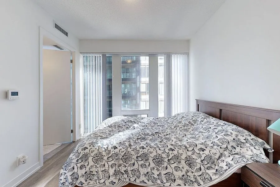 60 Shuter Street, #1502