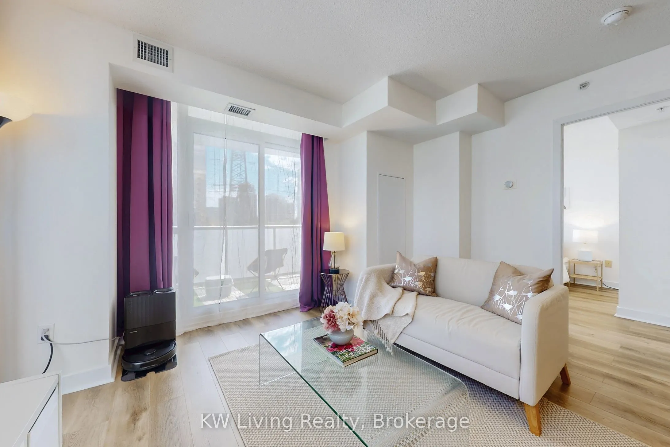 5740 Yonge Street, #409