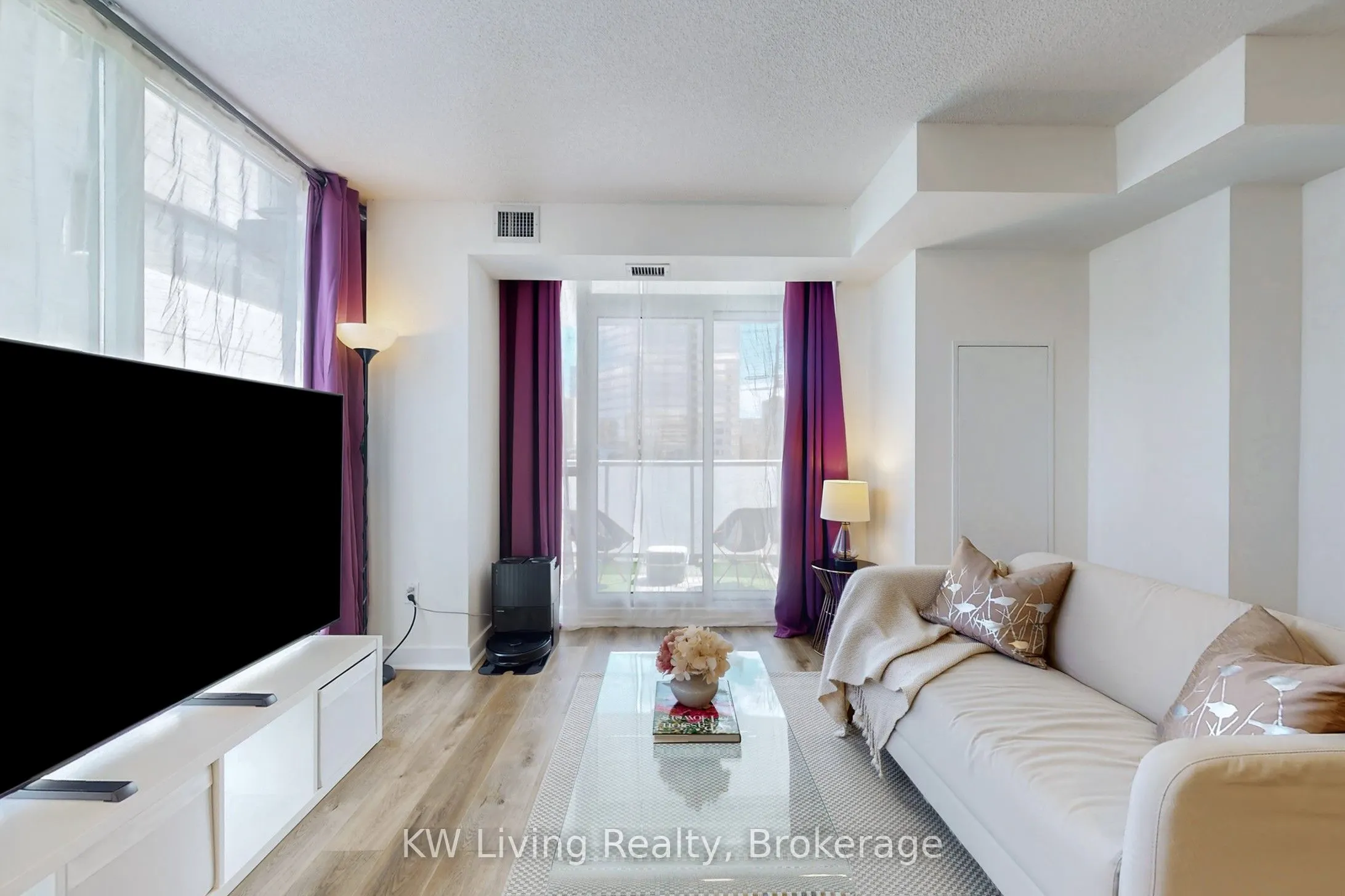 5740 Yonge Street, #409