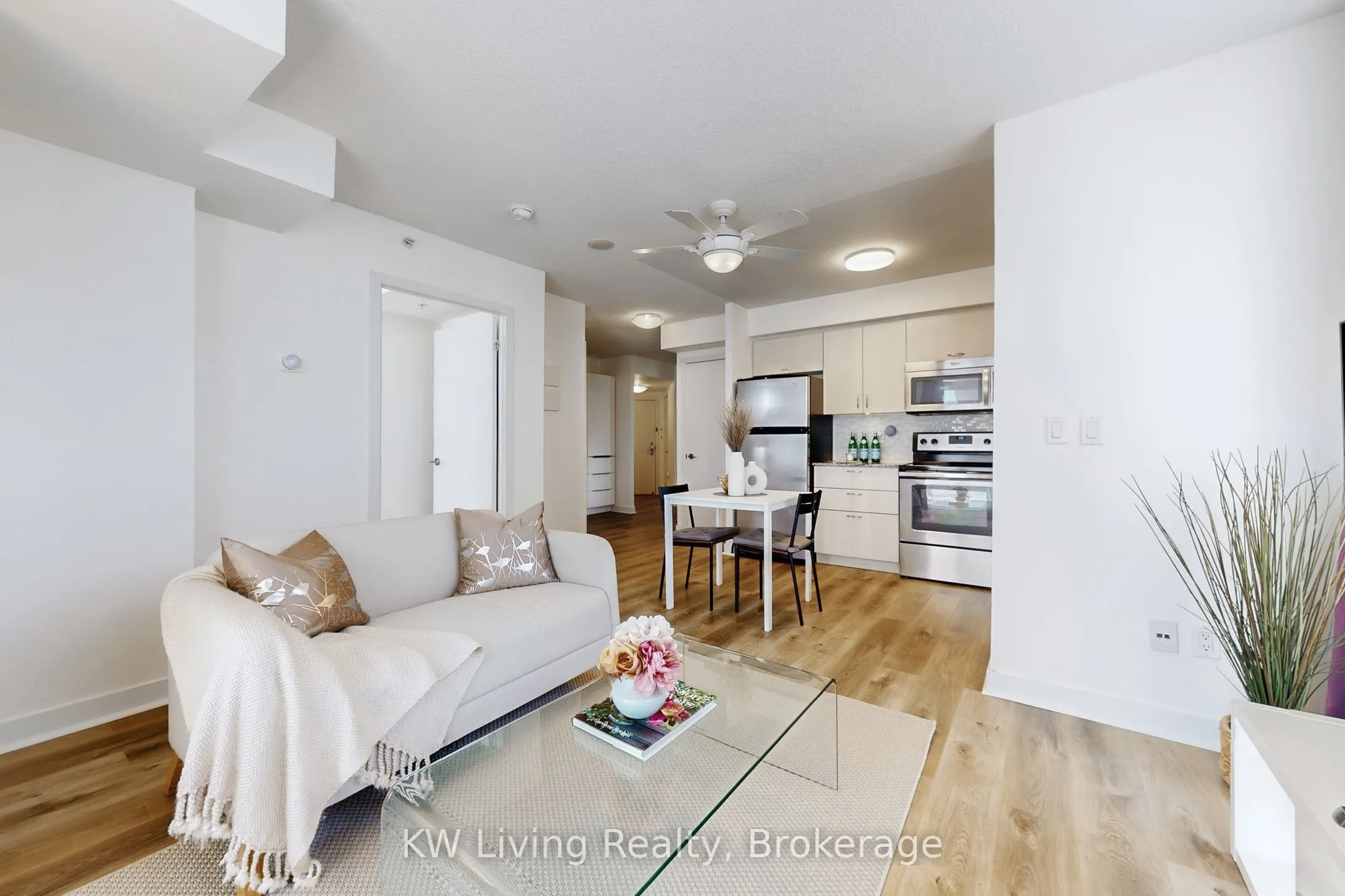 5740 Yonge Street, #409