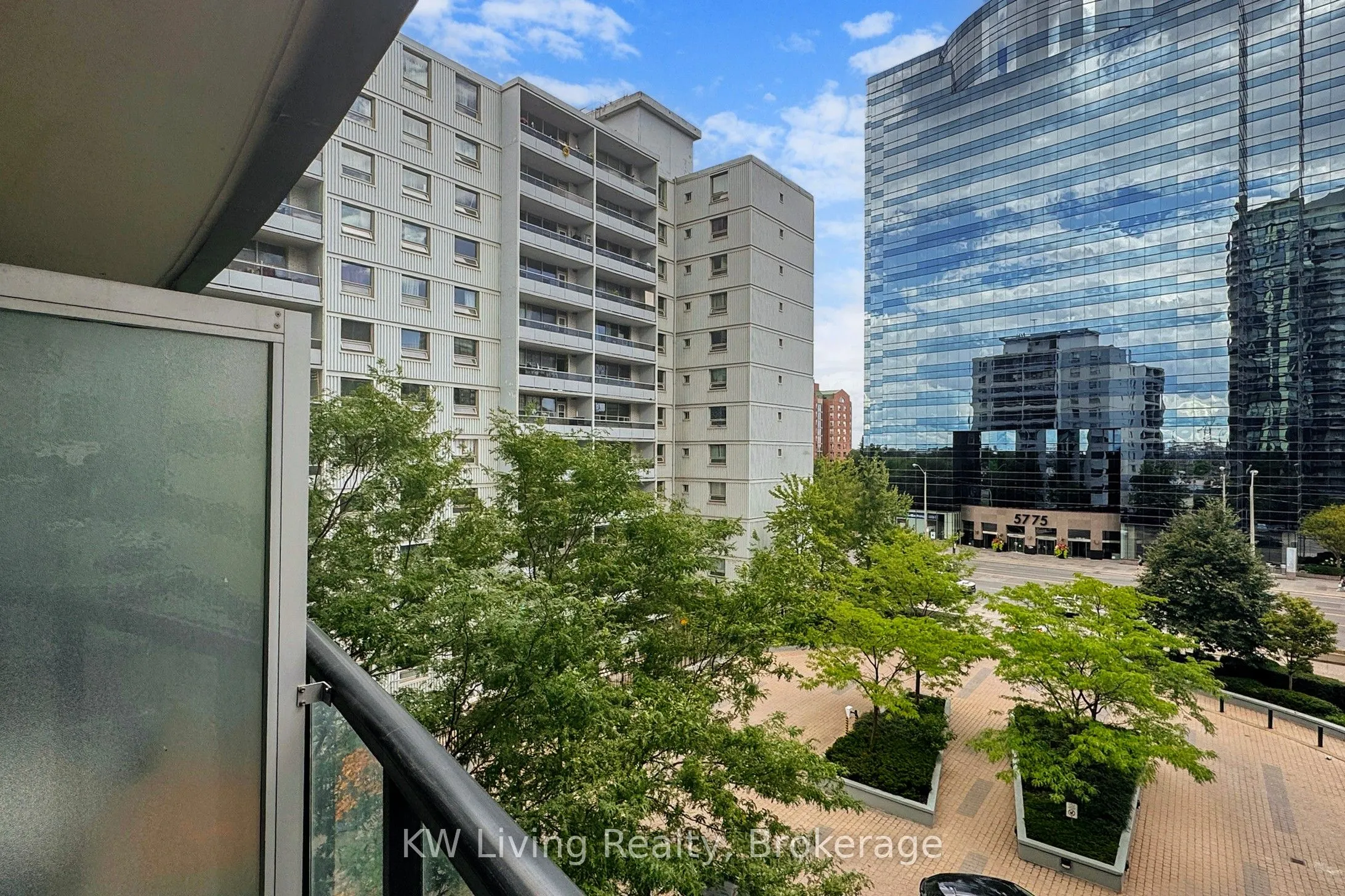 5740 Yonge Street, #409