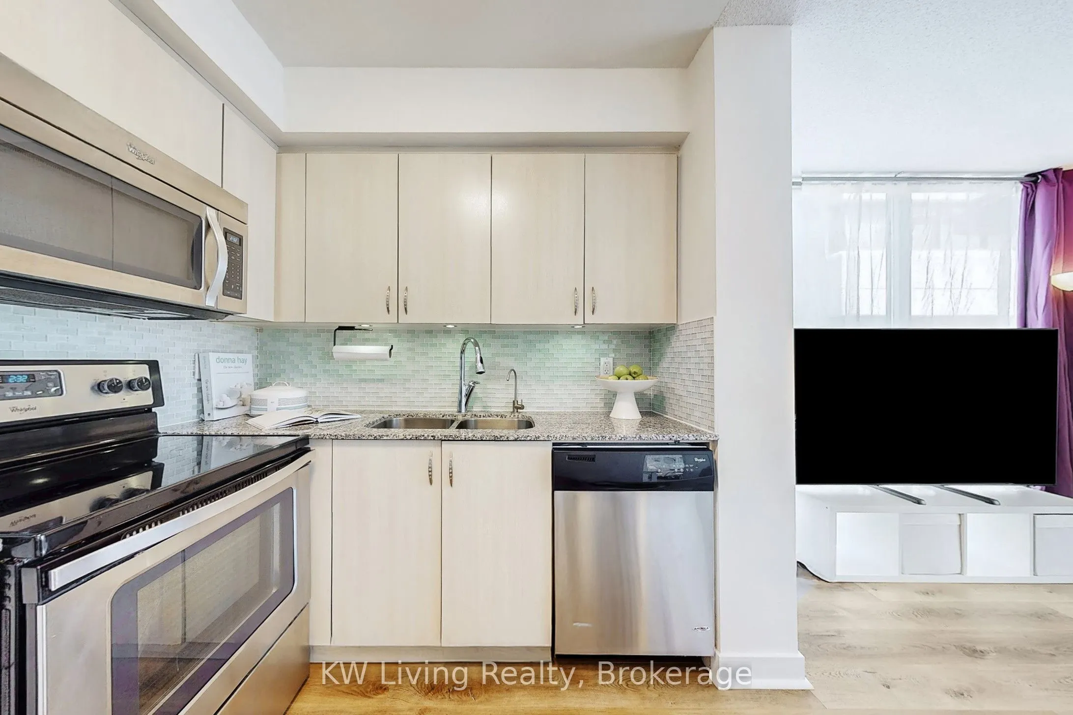 5740 Yonge Street, #409