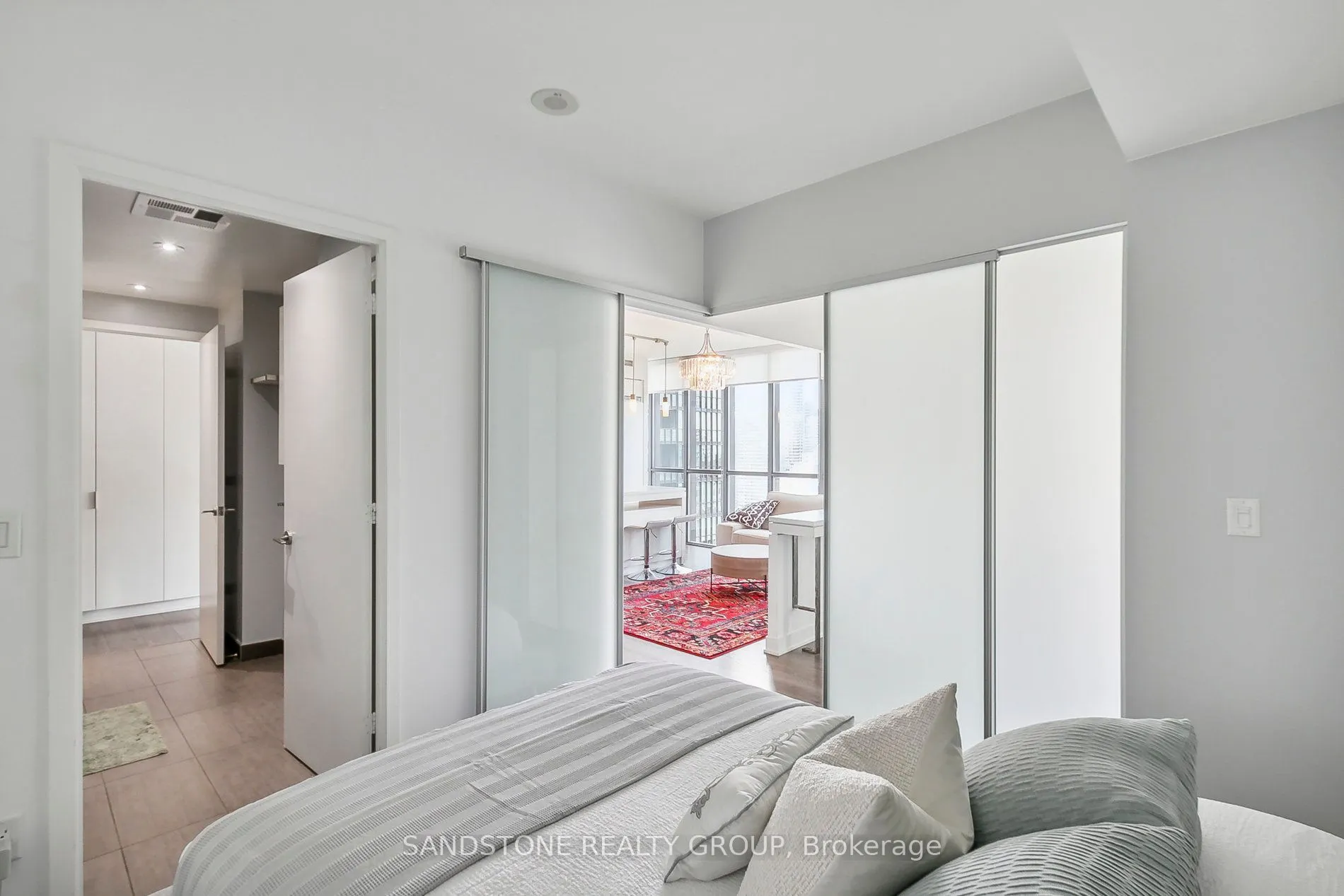 110 Charles Street E, #2604