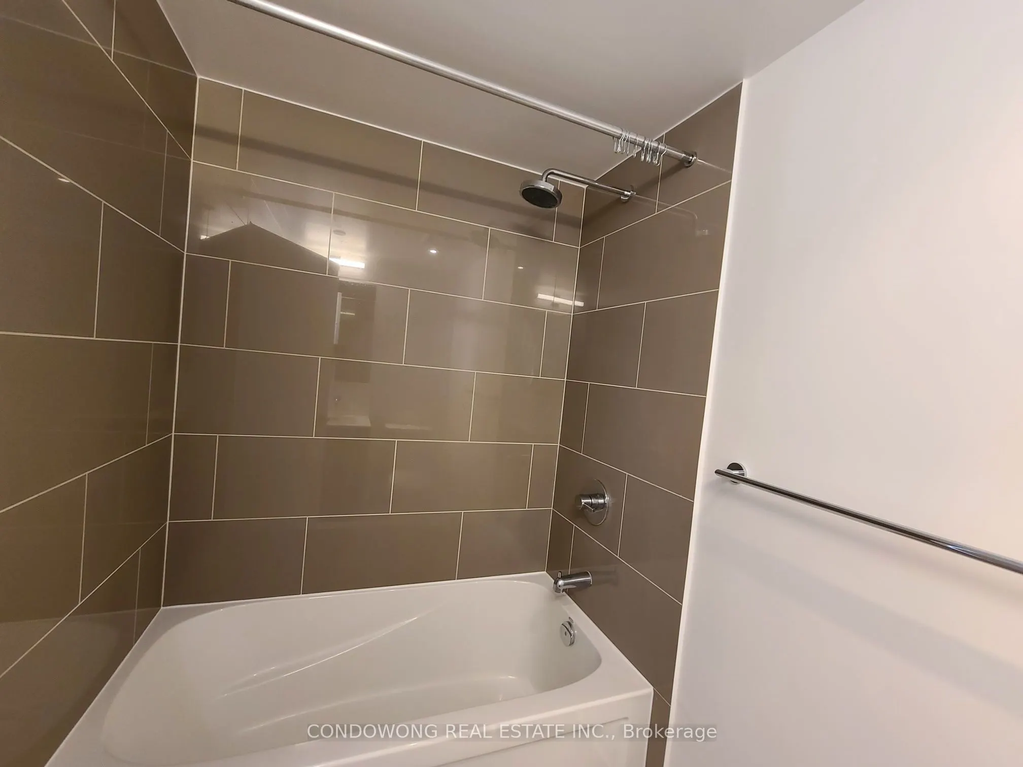 100 Harbour Street, #4102