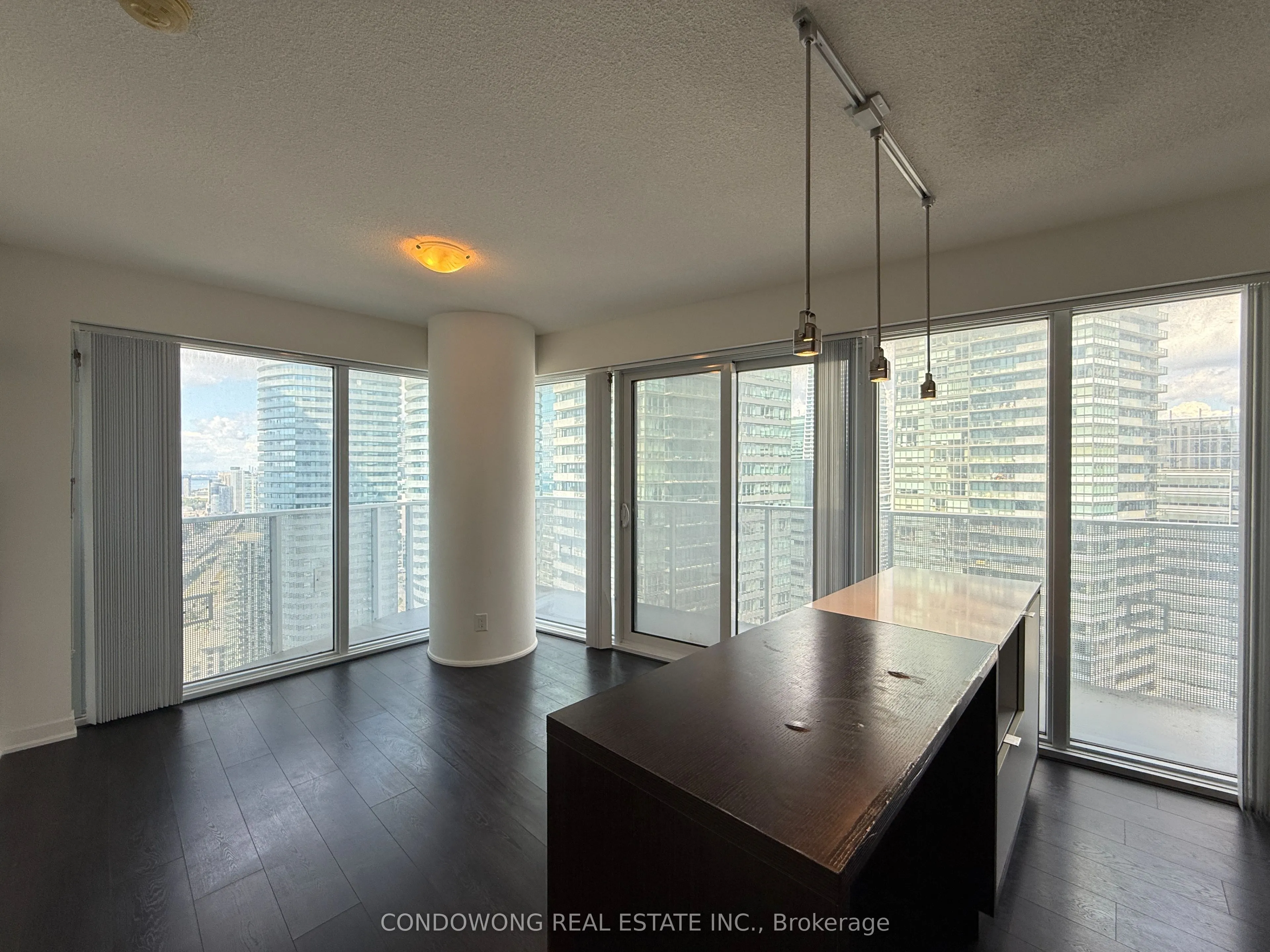 100 Harbour Street, #4102