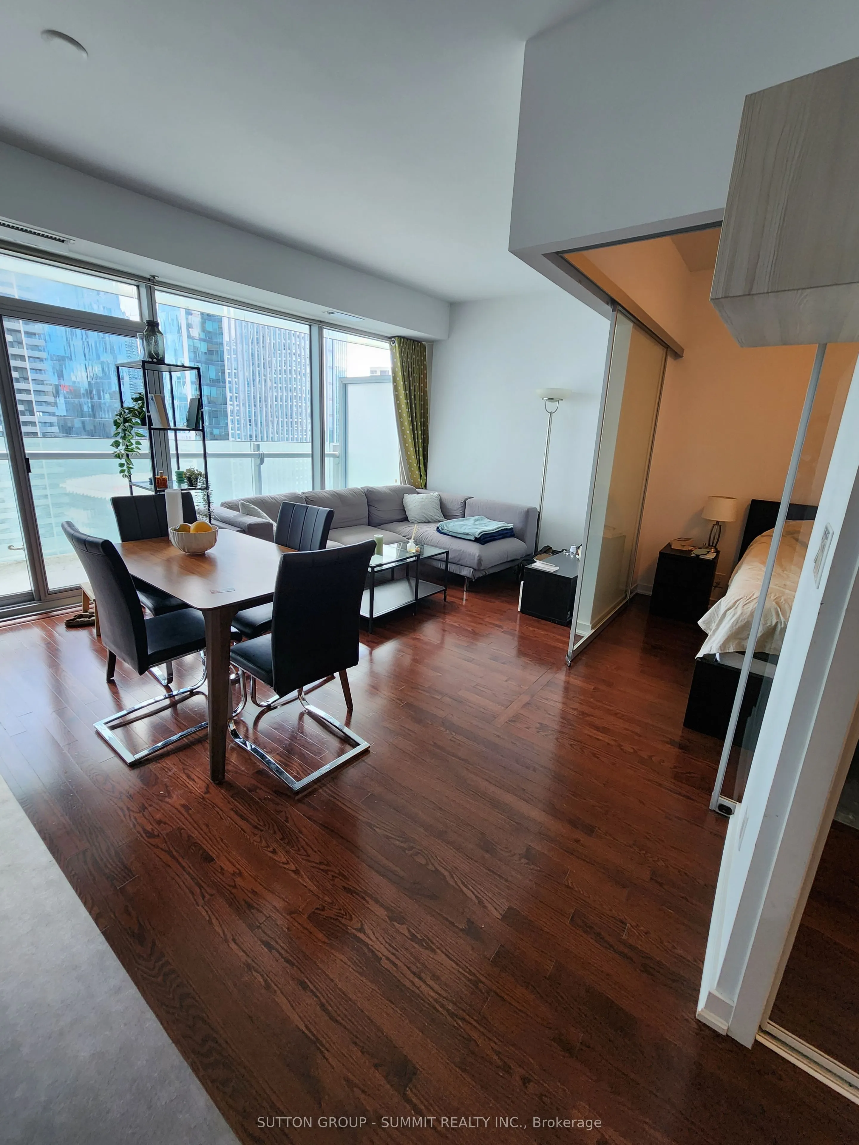 12 York Street, #2111