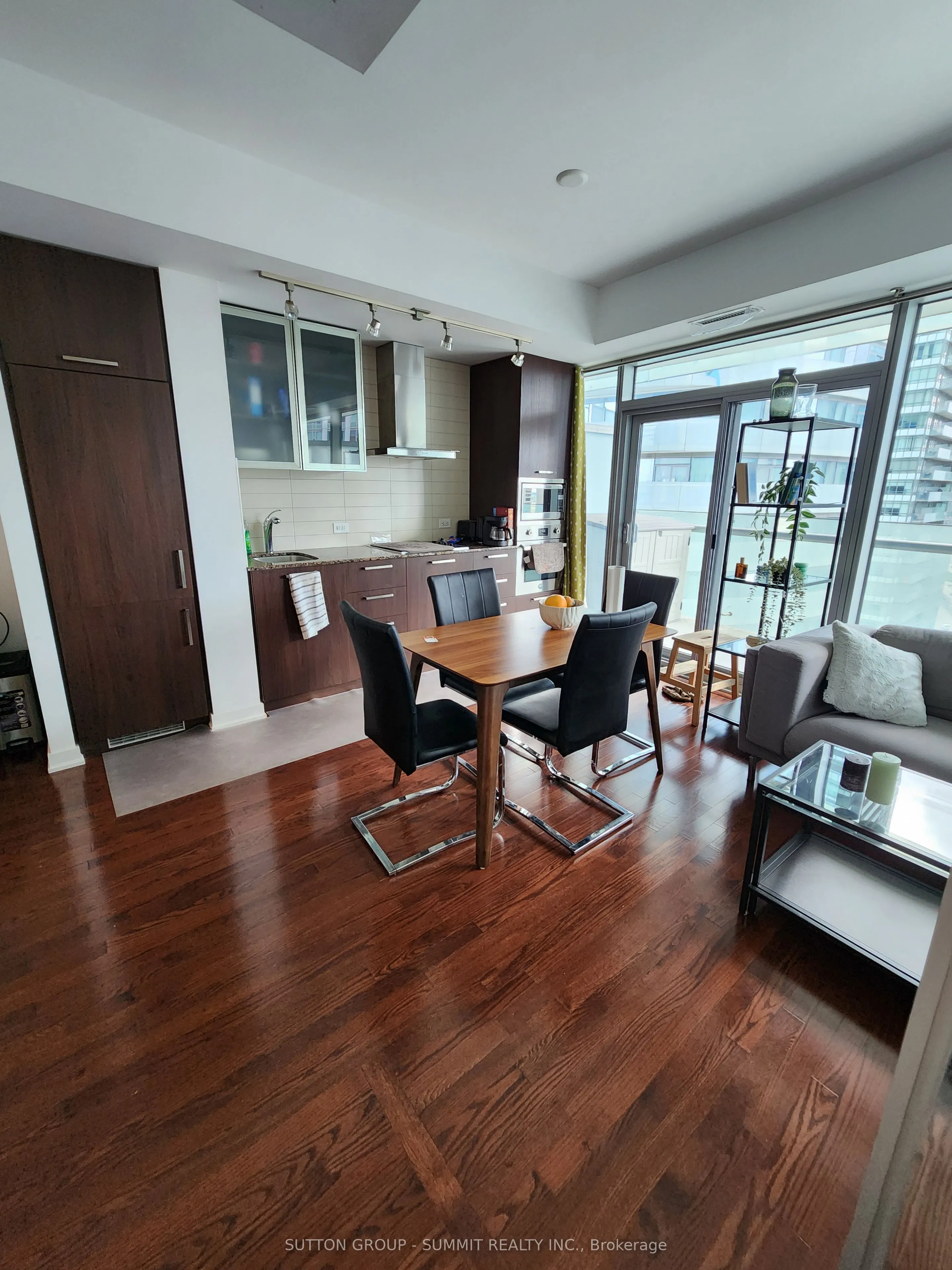 12 York Street, #2111