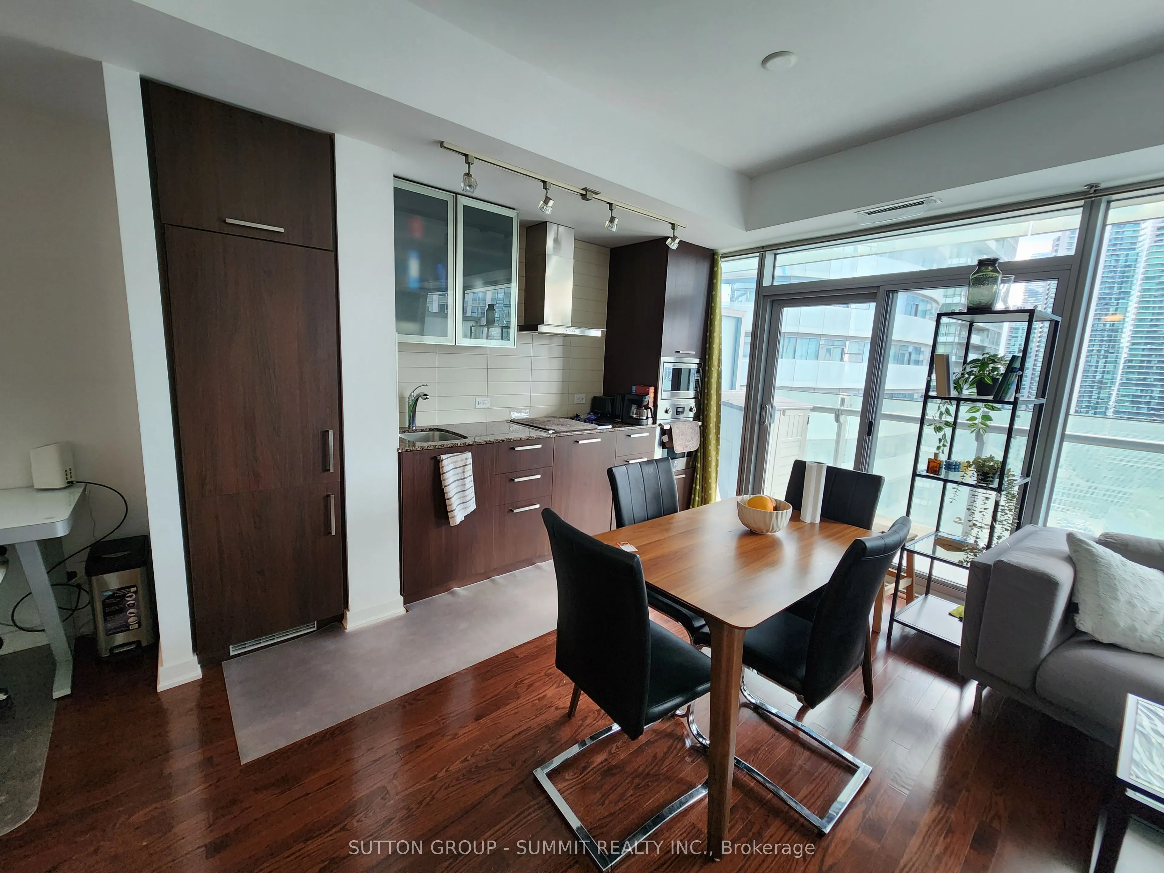 12 York Street, #2111