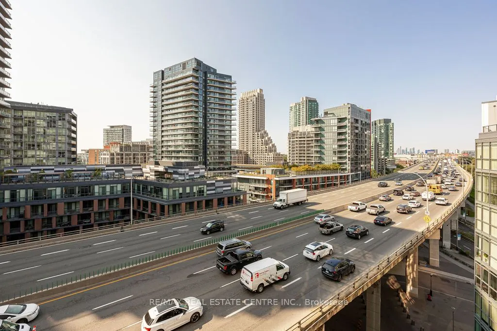 169 Fort York Boulevard, #911