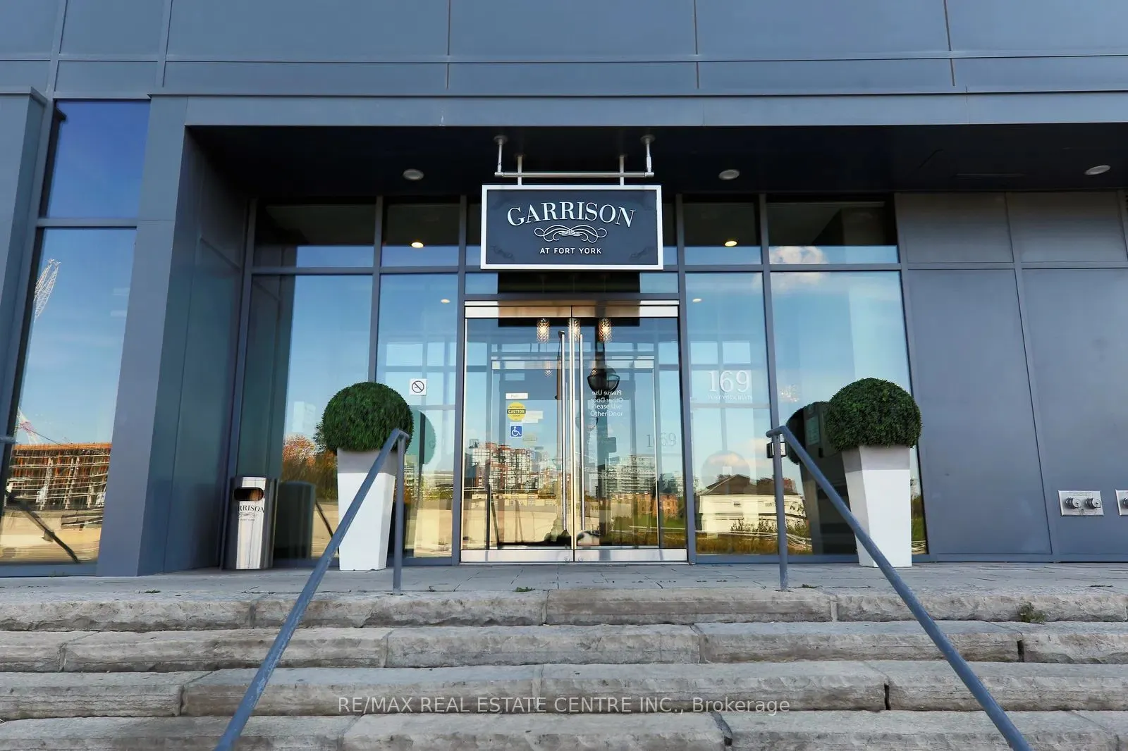 169 Fort York Boulevard, #911