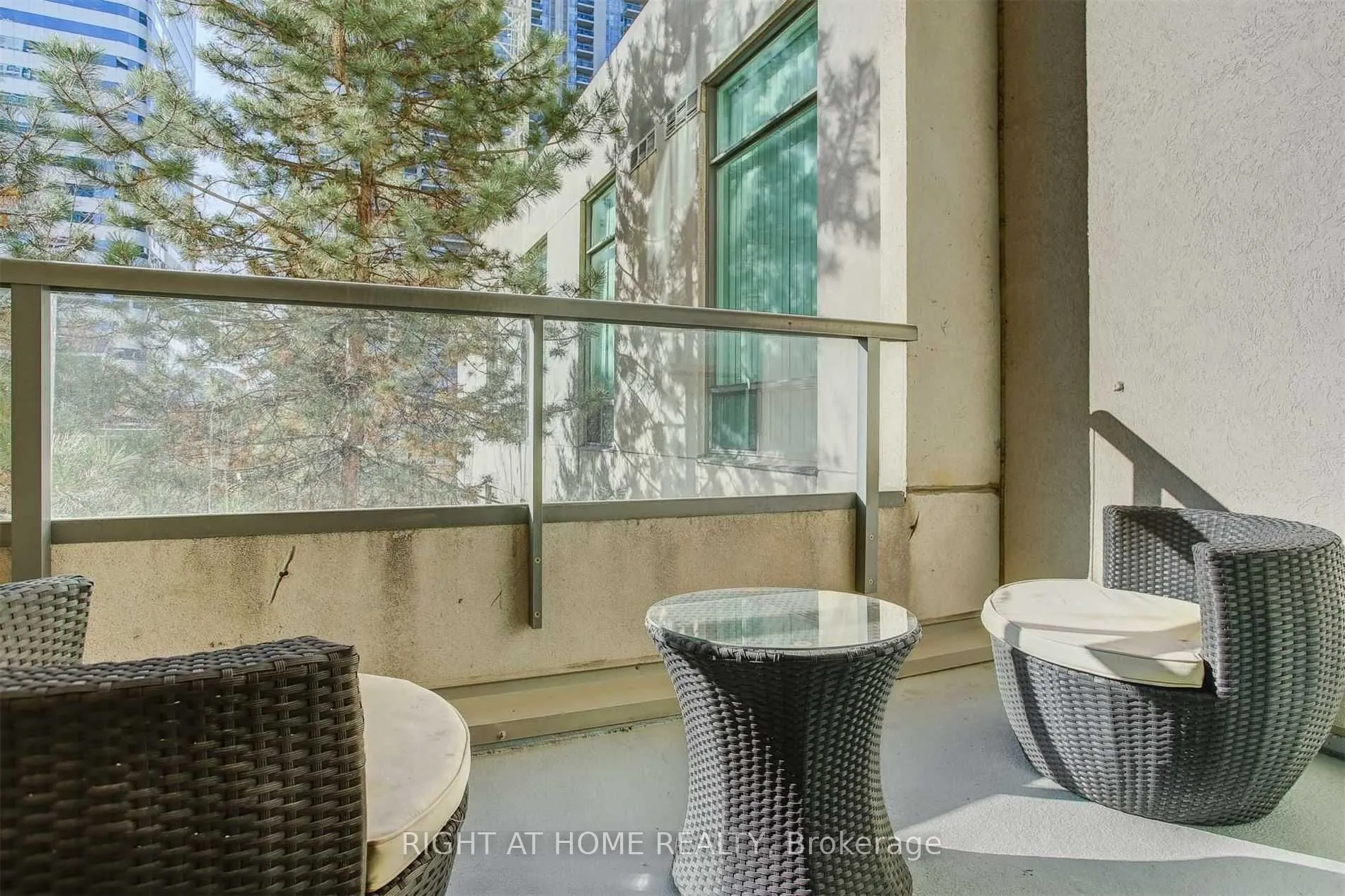23 Hollywood Avenue, #105