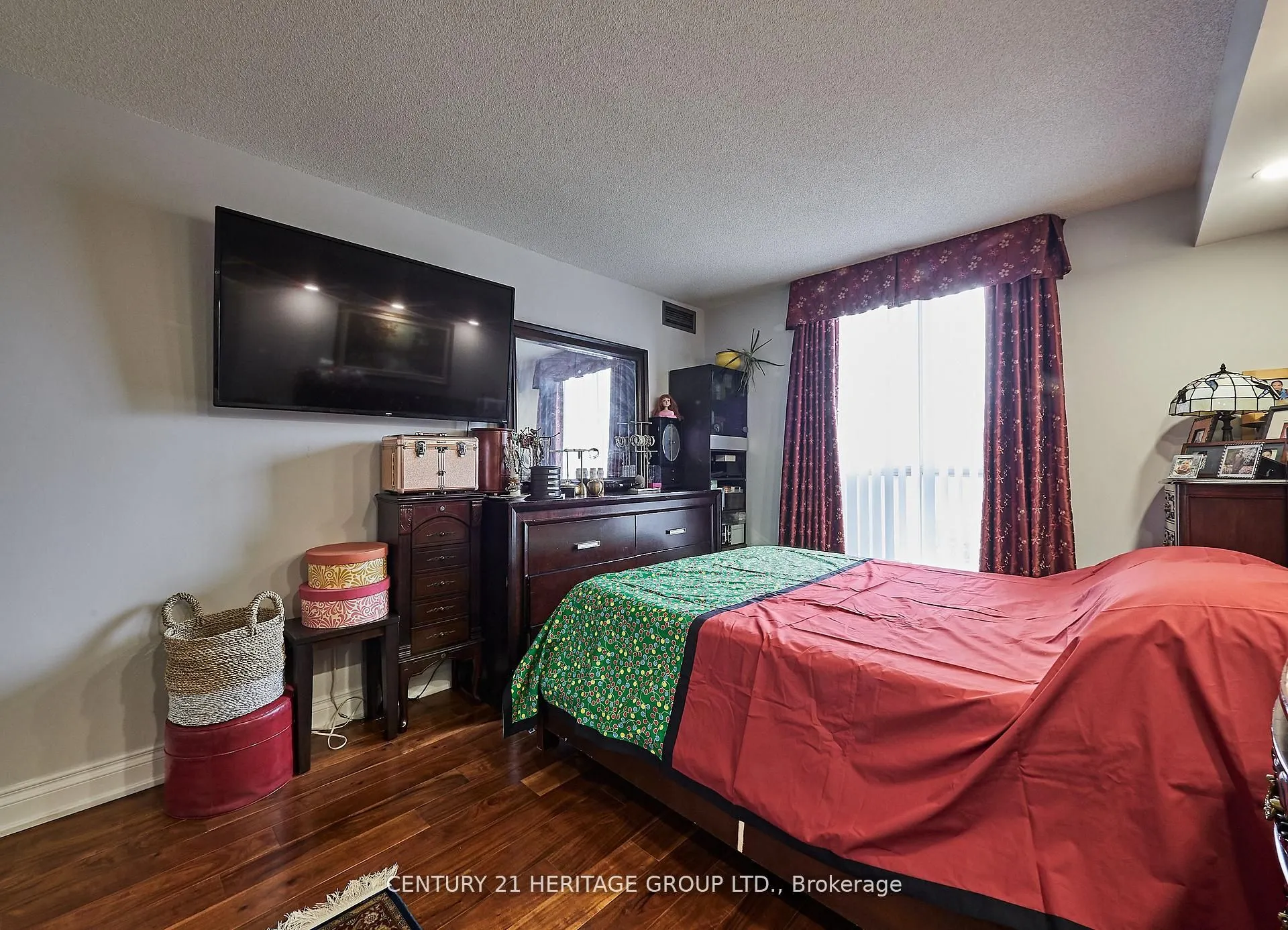 21 Overlea Boulevard, #511