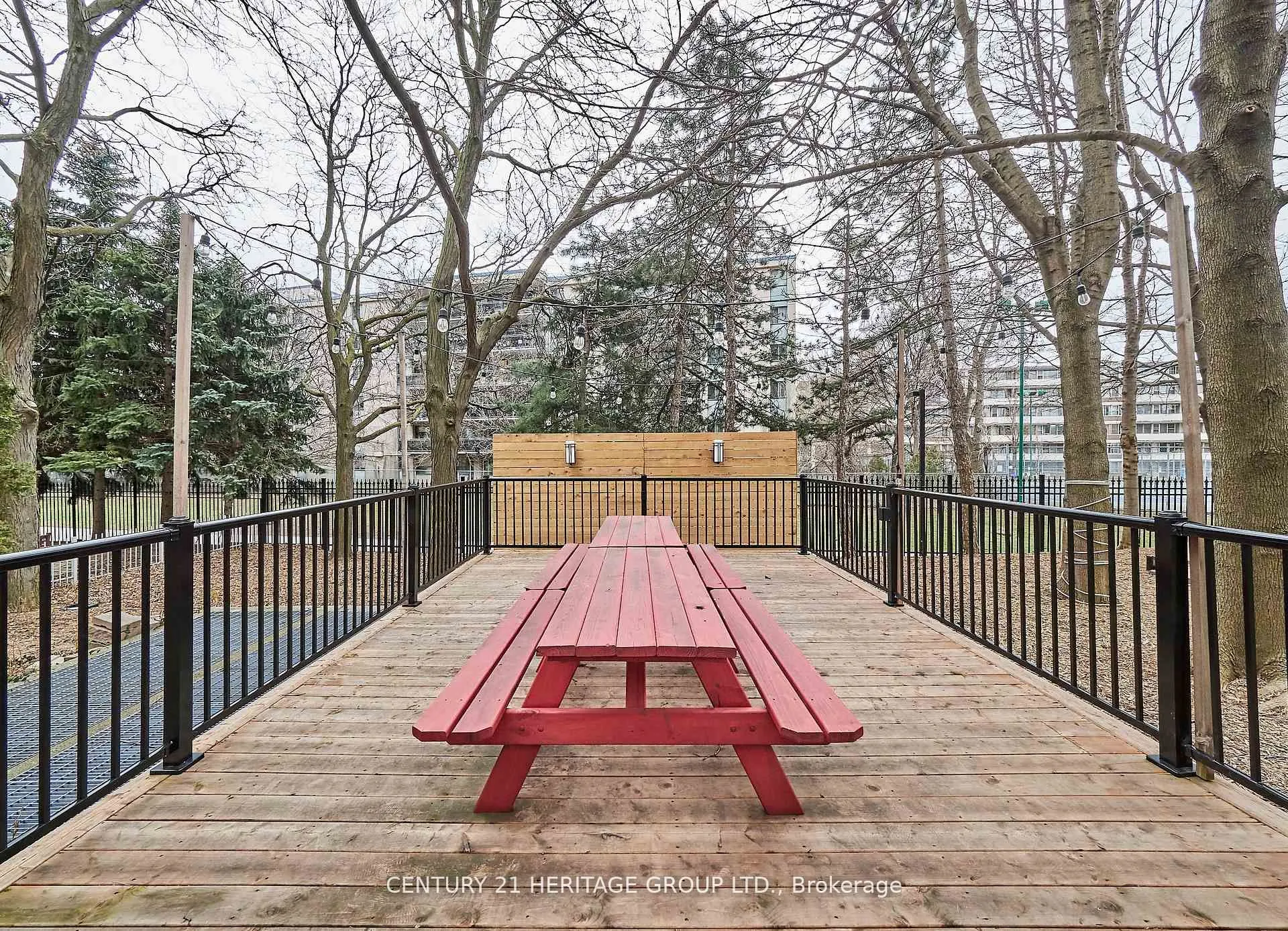 21 Overlea Boulevard, #511