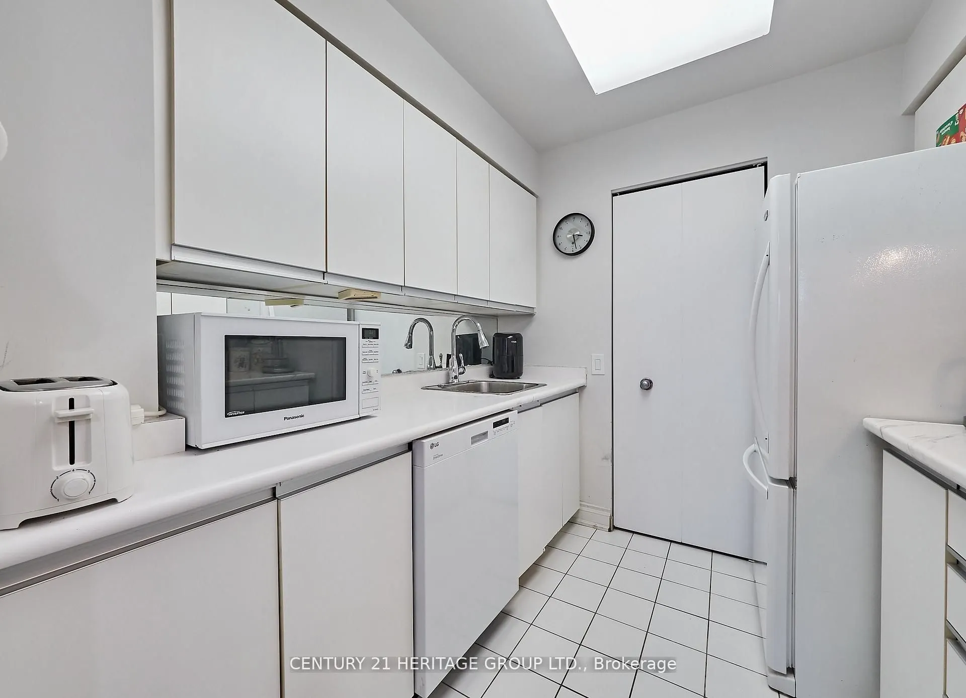 21 Overlea Boulevard, #511