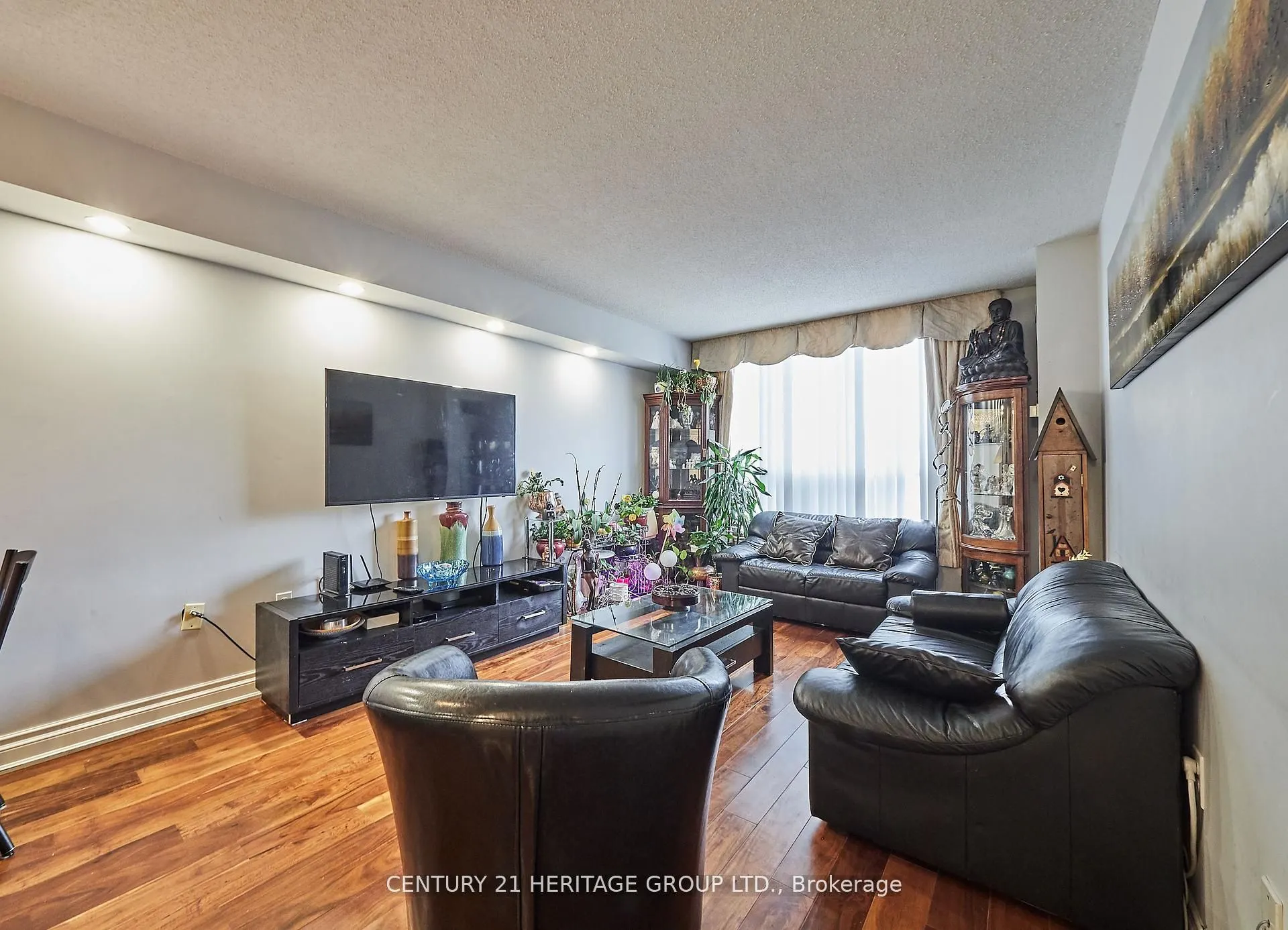 21 Overlea Boulevard, #511