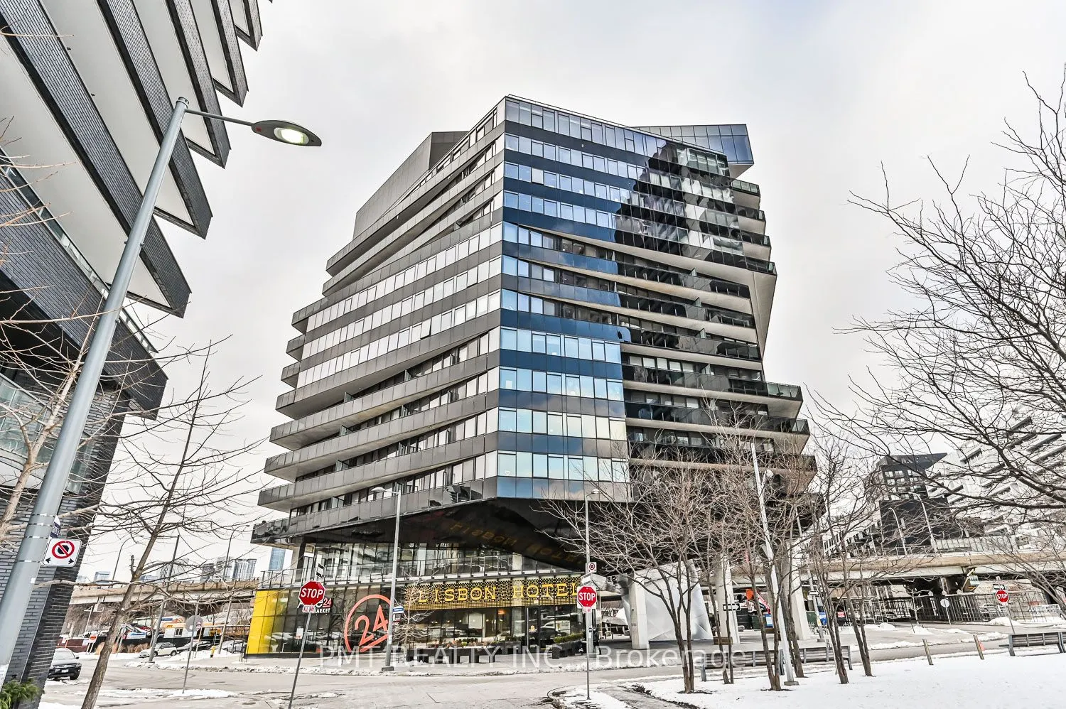 21 Lawren Harris Square, #610