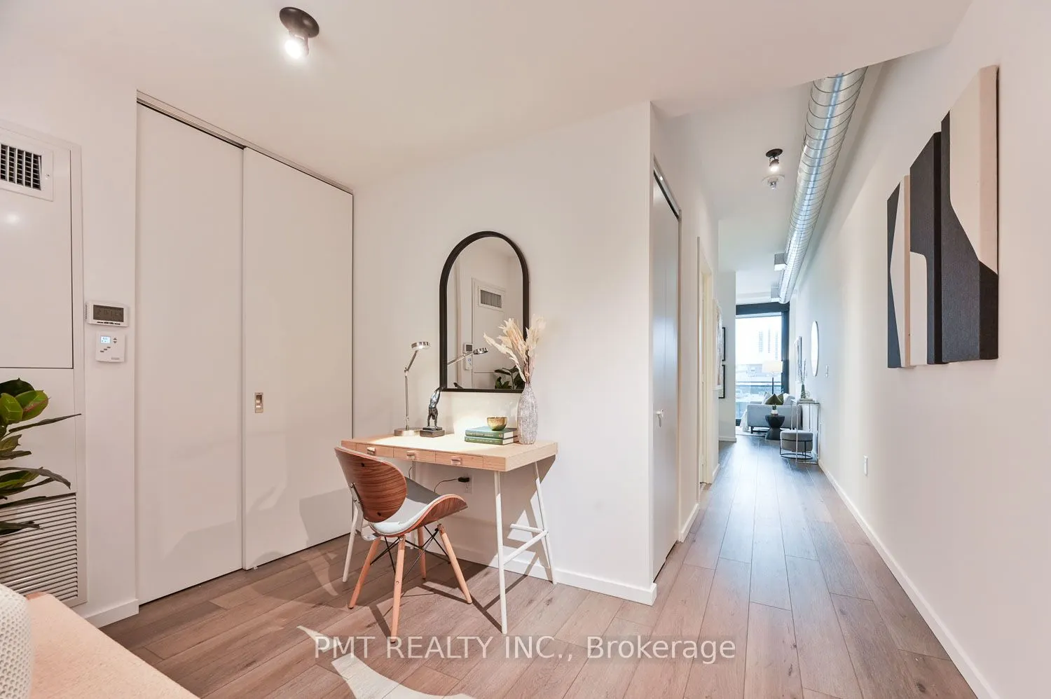 21 Lawren Harris Square, #610