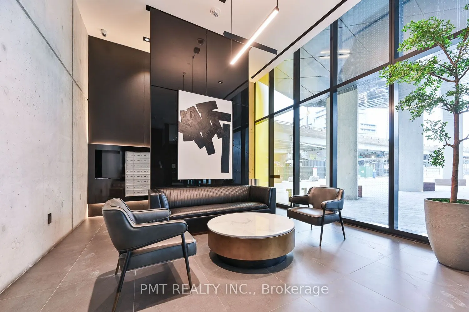 21 Lawren Harris Square, #610