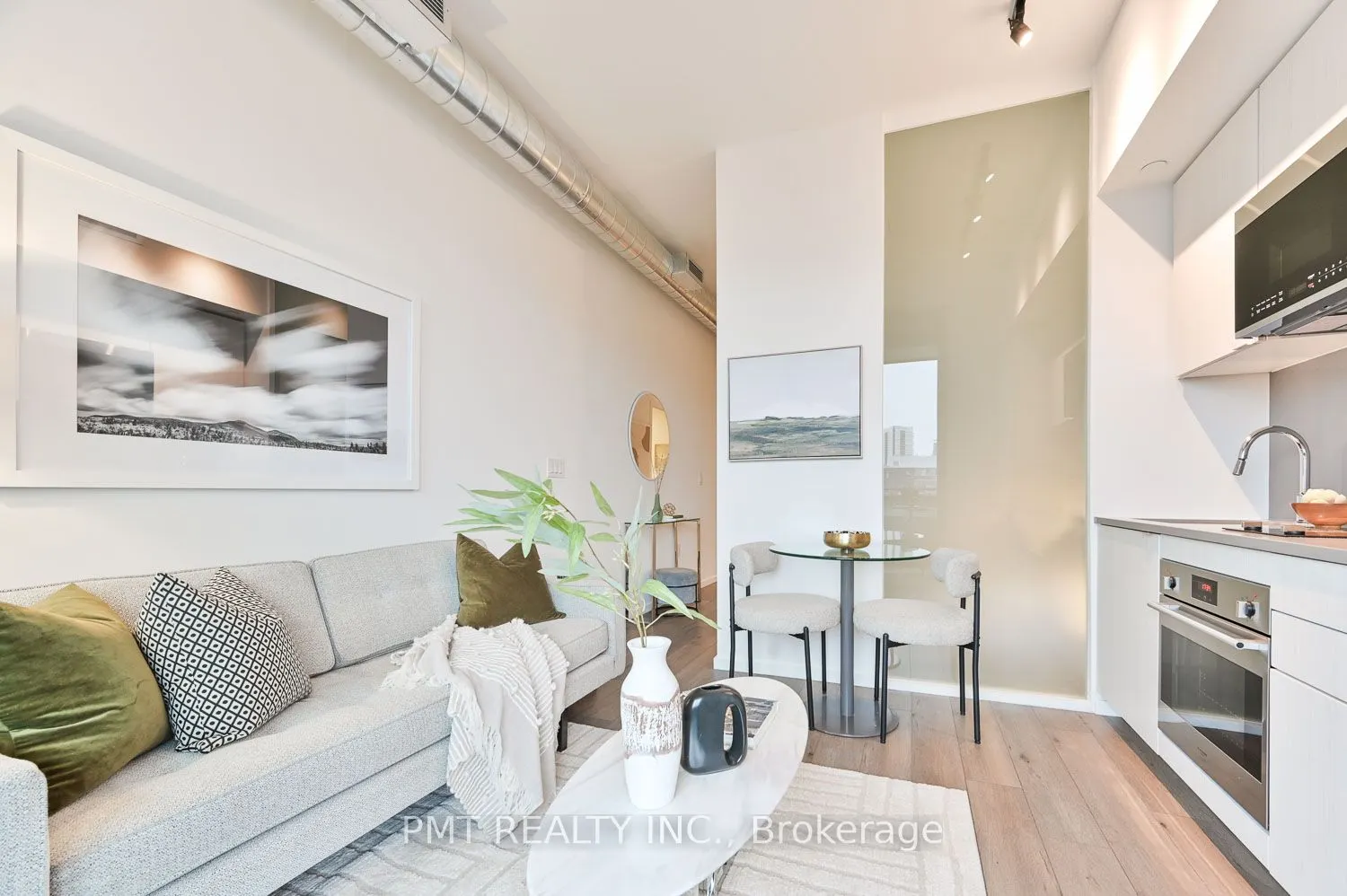 21 Lawren Harris Square, #610