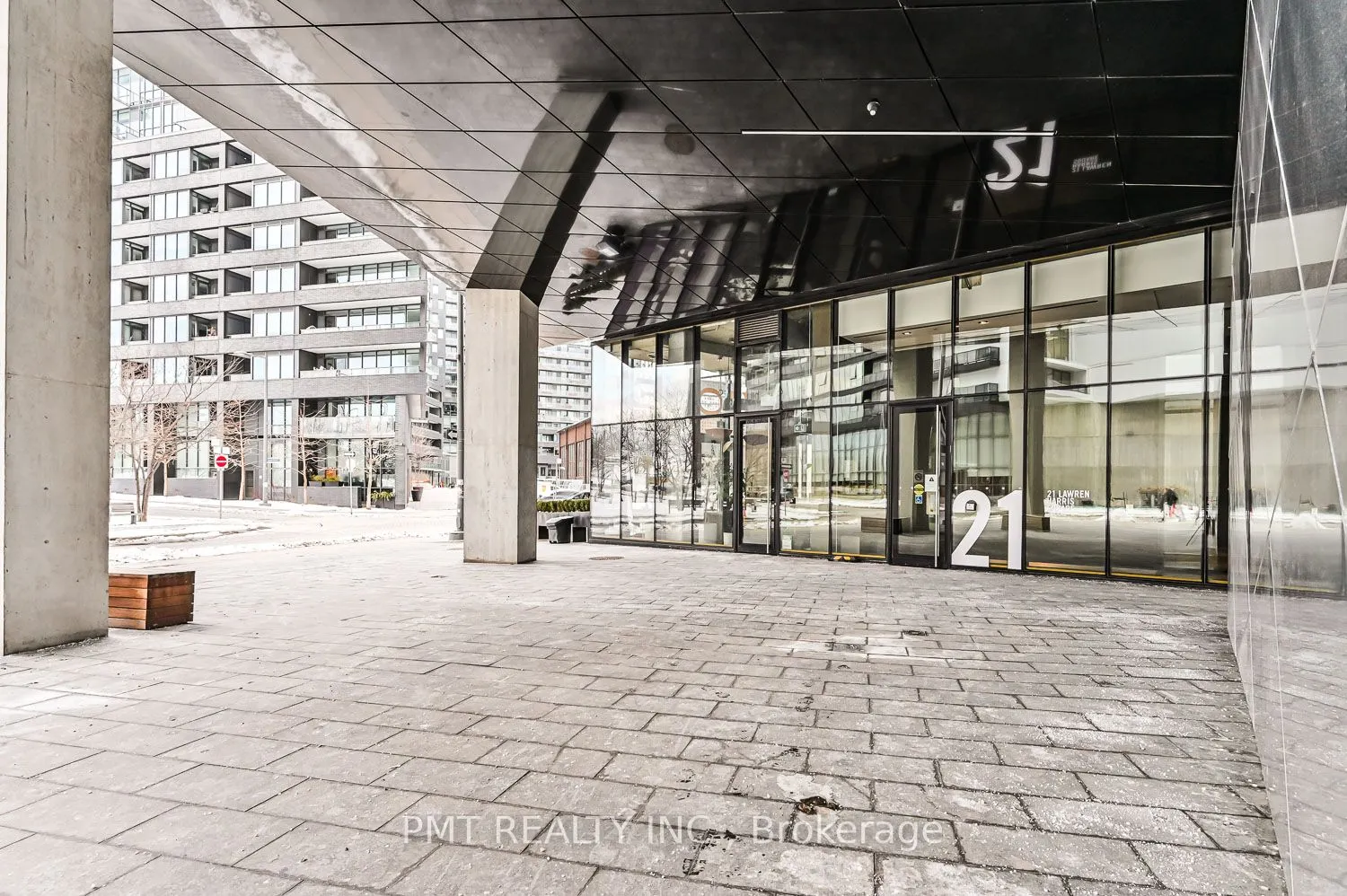 21 Lawren Harris Square, #610