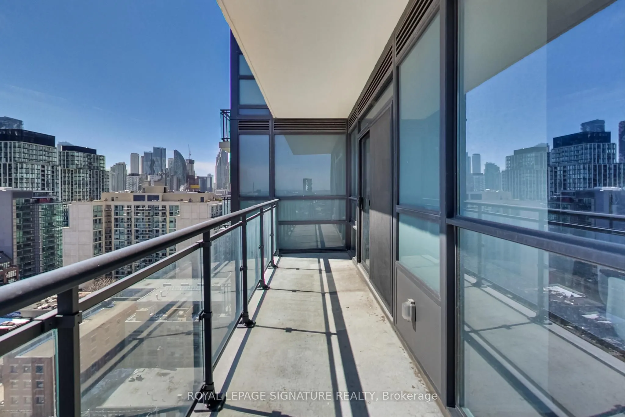 460 Adelaide Street E, #1811
