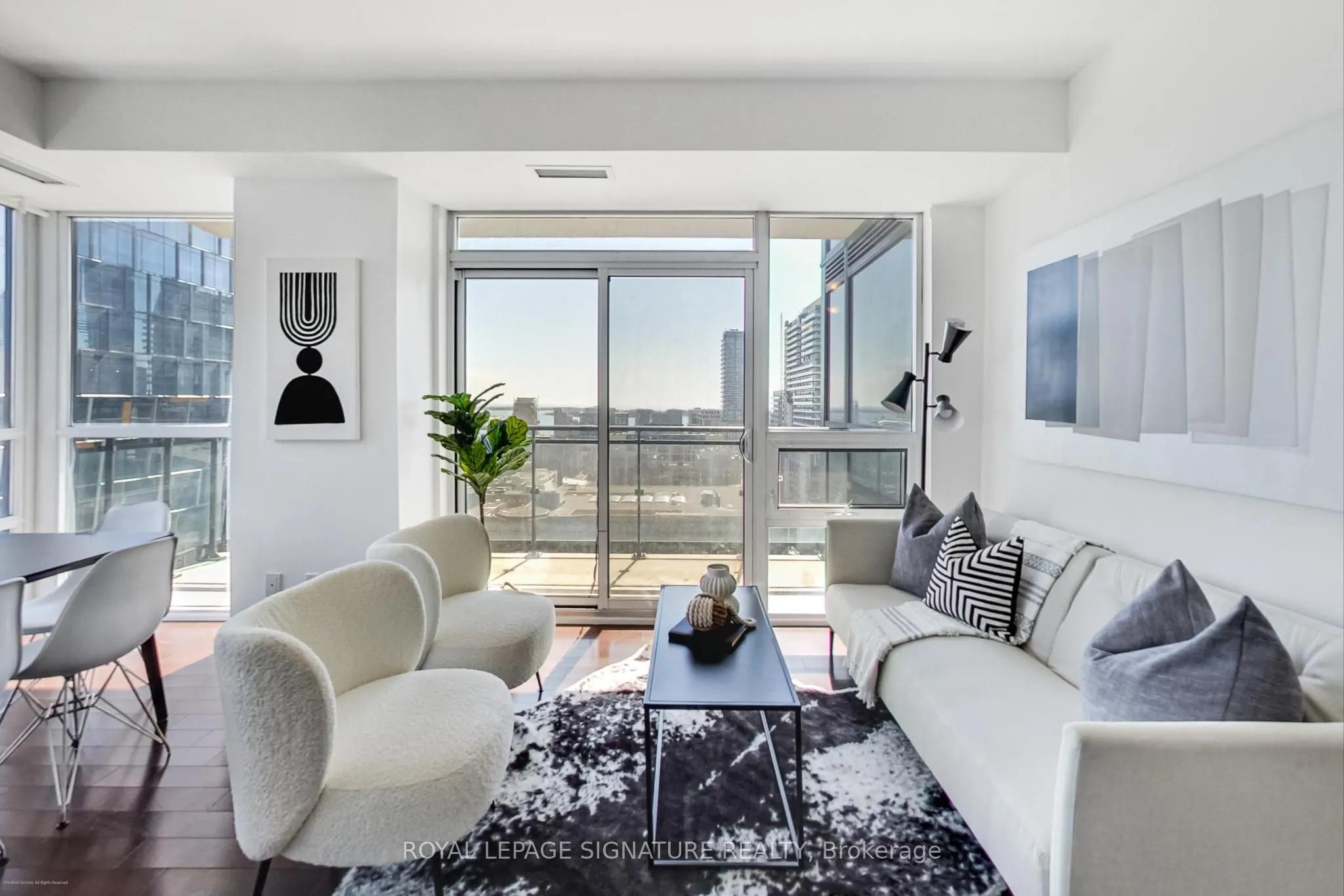 460 Adelaide Street E, #1811