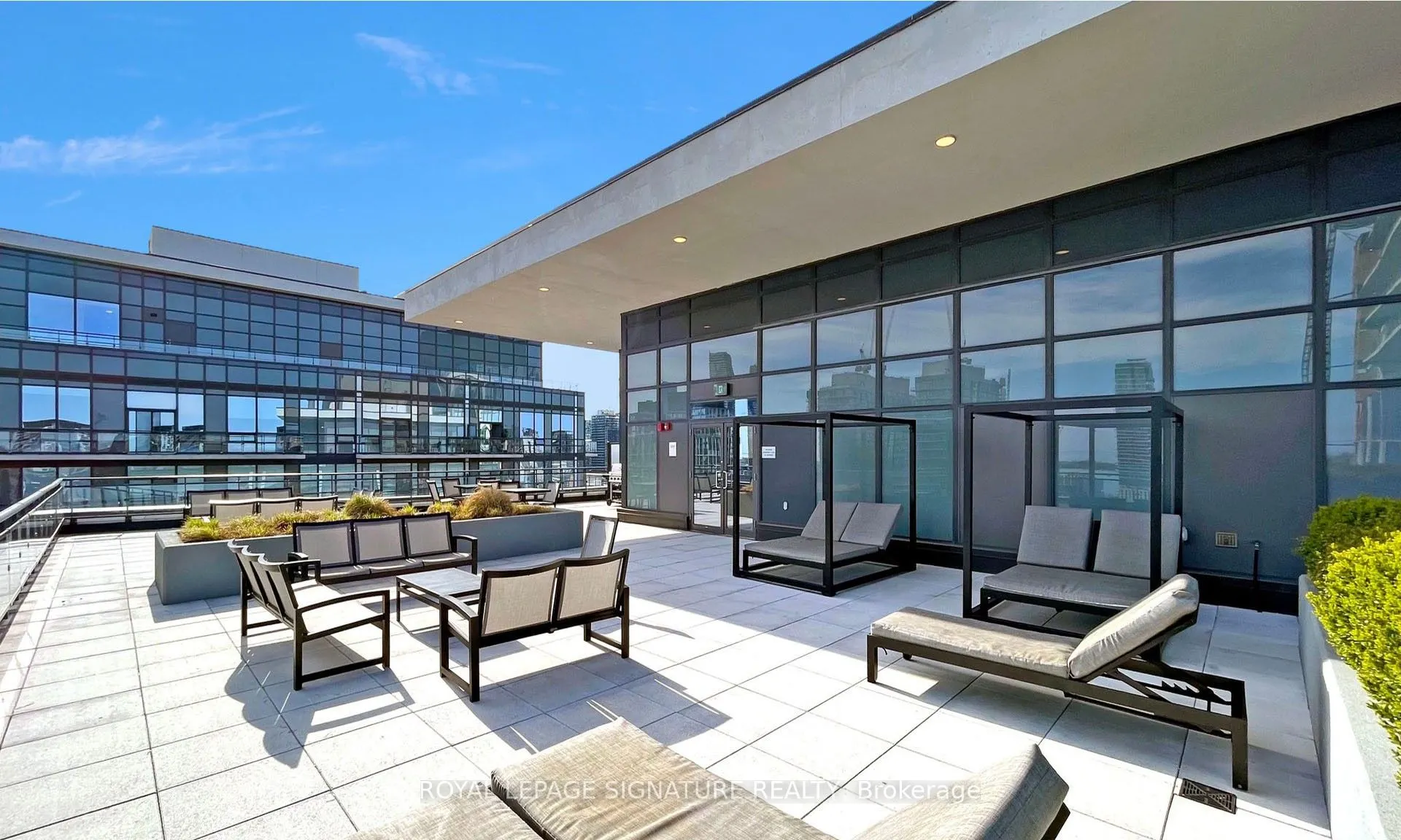 460 Adelaide Street E, #1811