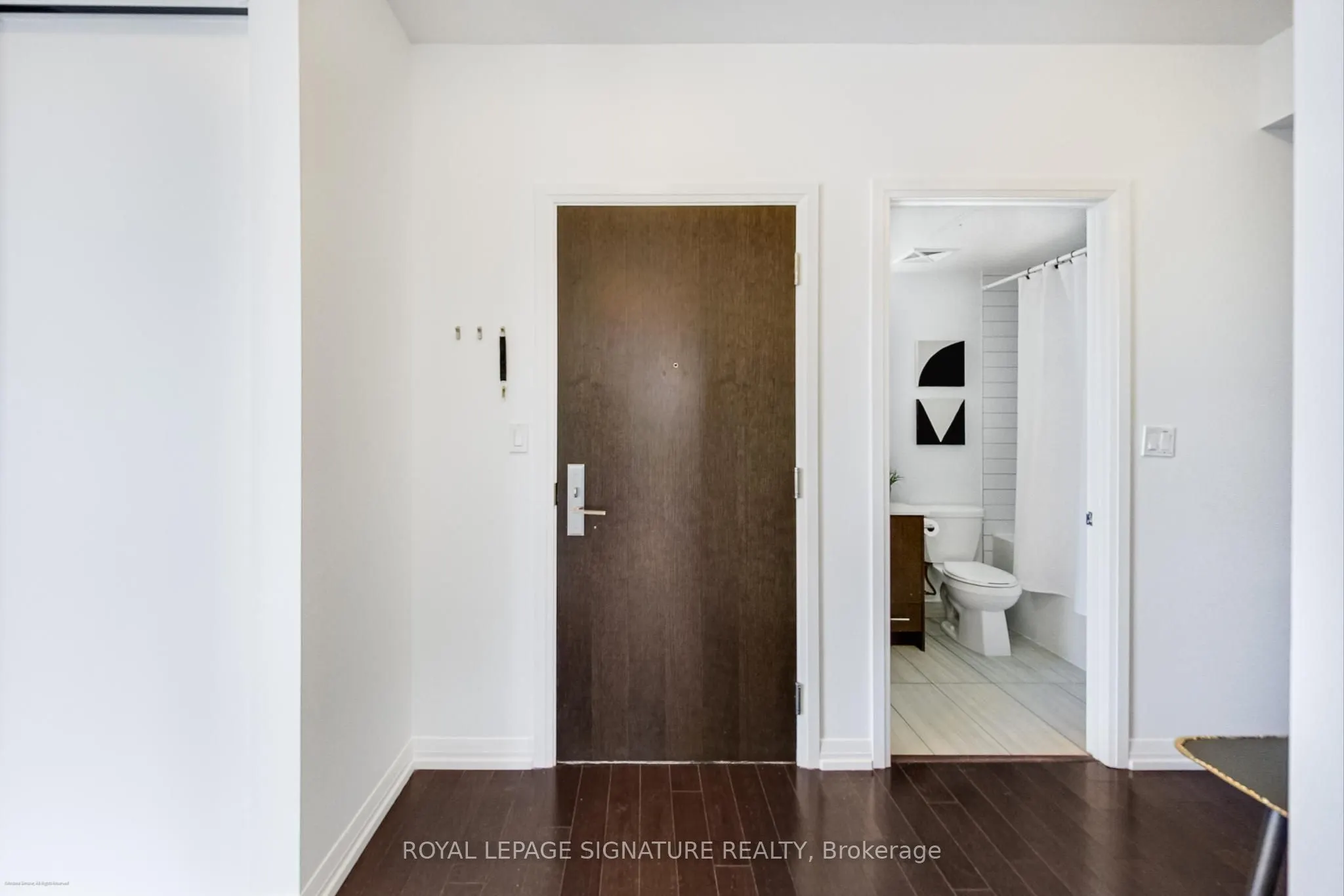 460 Adelaide Street E, #1811
