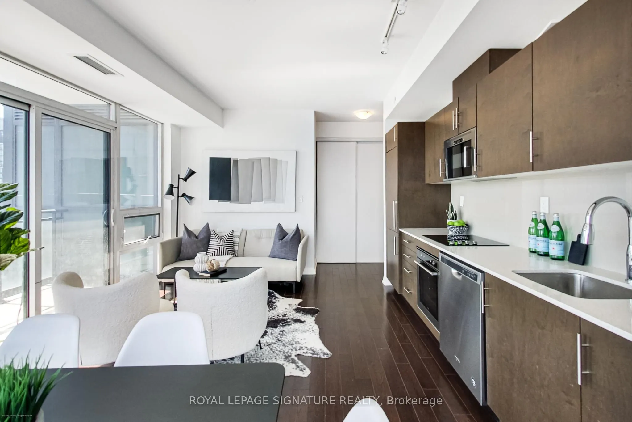 460 Adelaide Street E, #1811