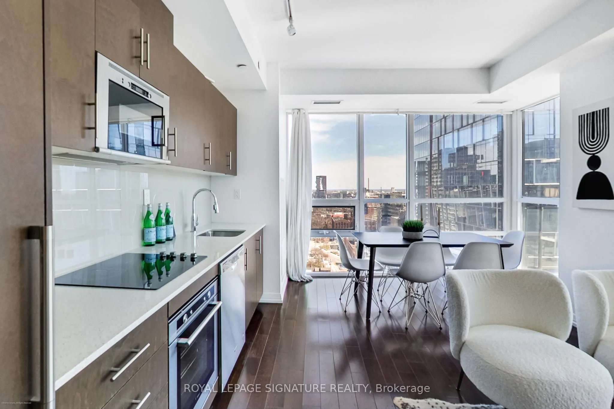 460 Adelaide Street E, #1811