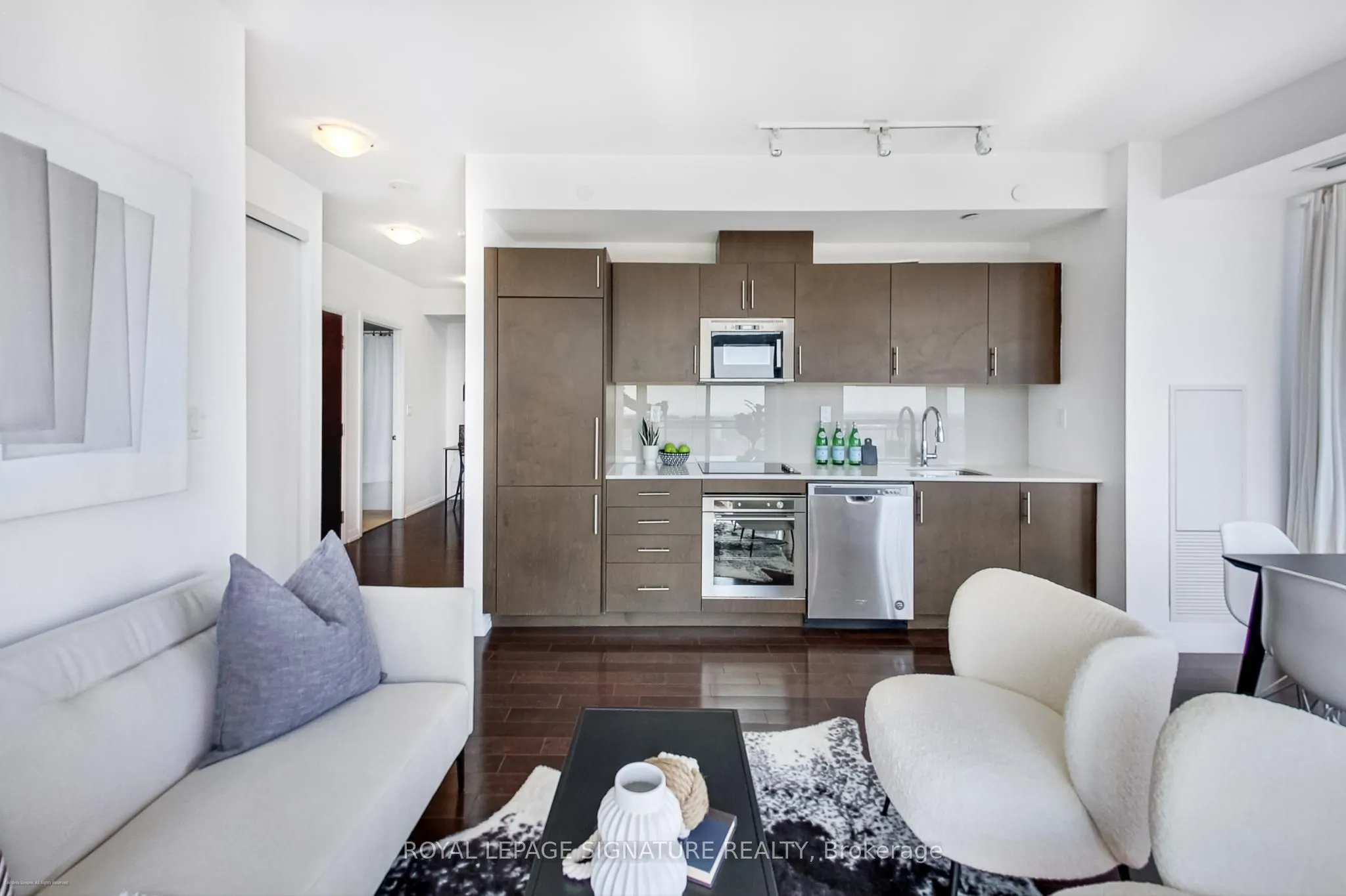460 Adelaide Street E, #1811